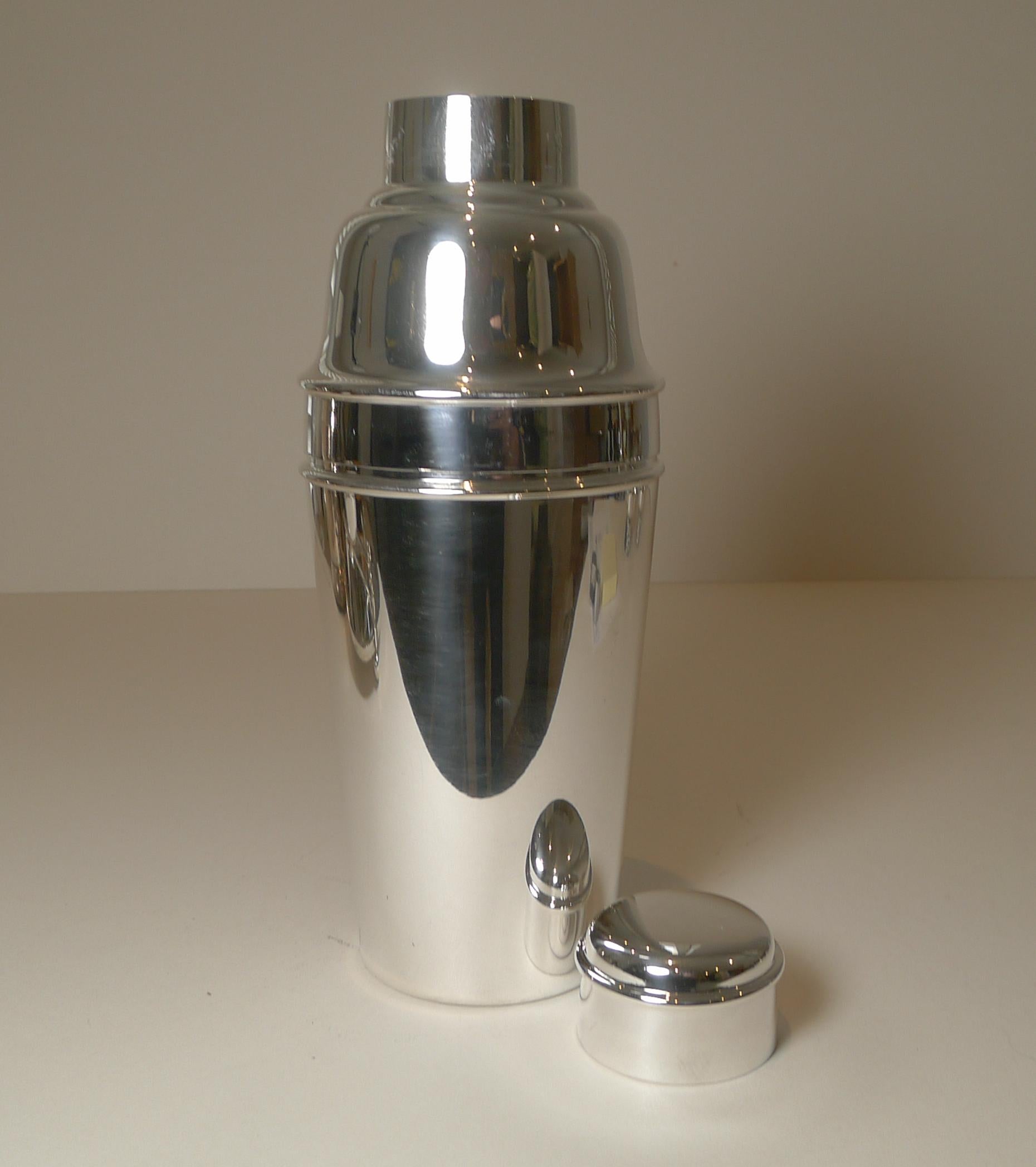 English Art Deco Silver Plated Cocktail Shaker by Mappin & Webb For Sale 2