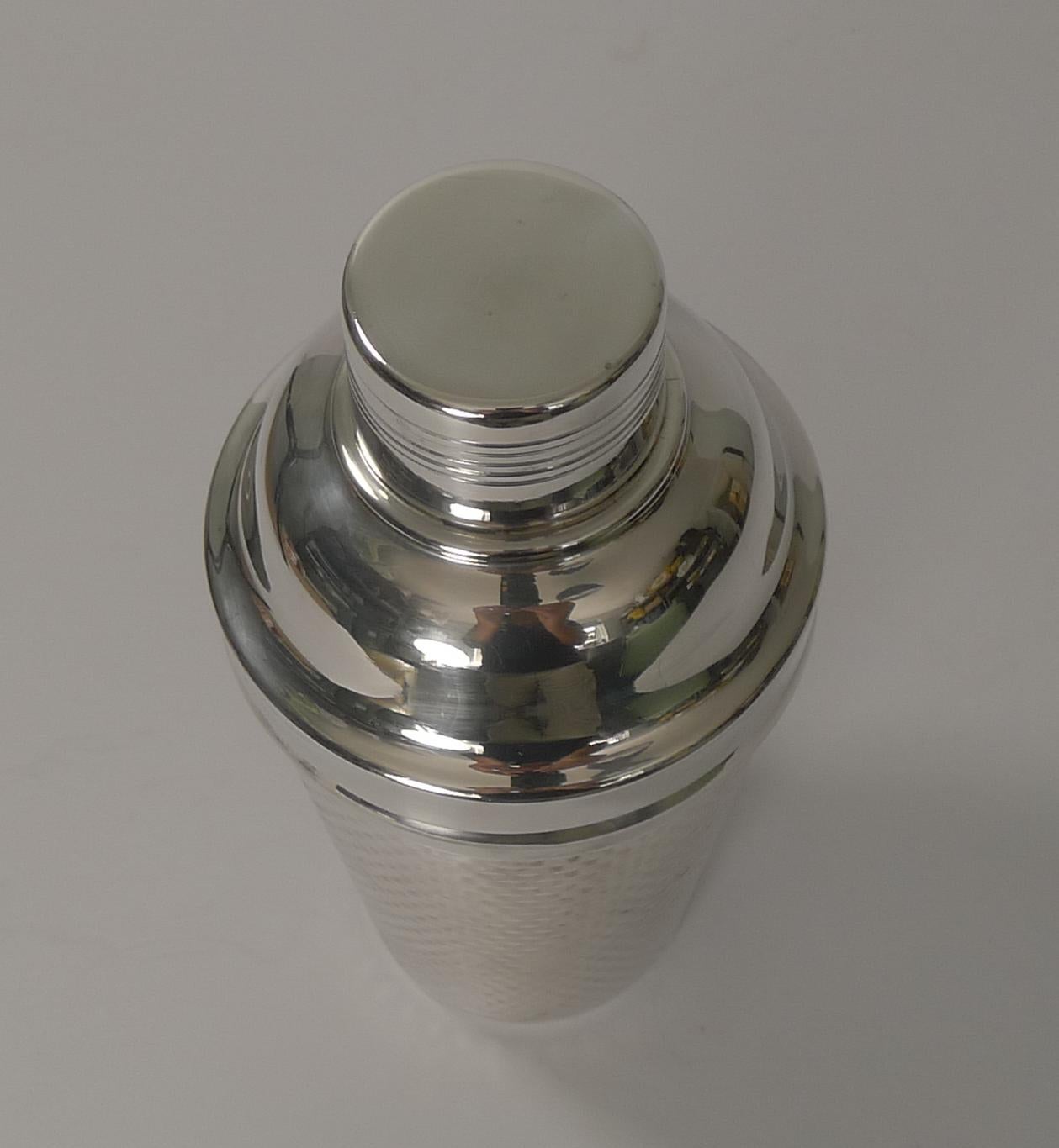 Mid-20th Century English Art Deco Silver Plated Cocktail Shaker, circa 1930