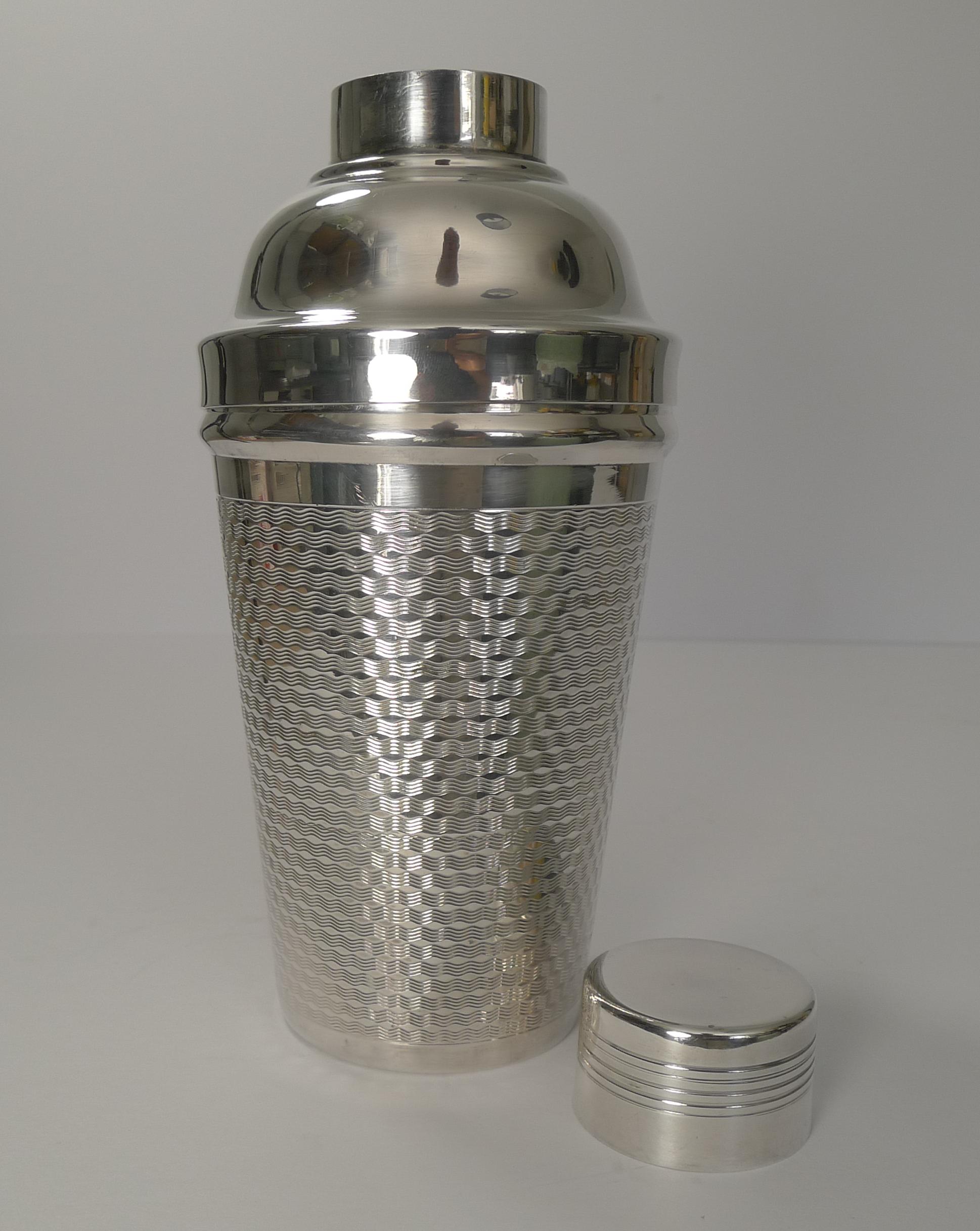 English Art Deco Silver Plated Cocktail Shaker, circa 1930 4
