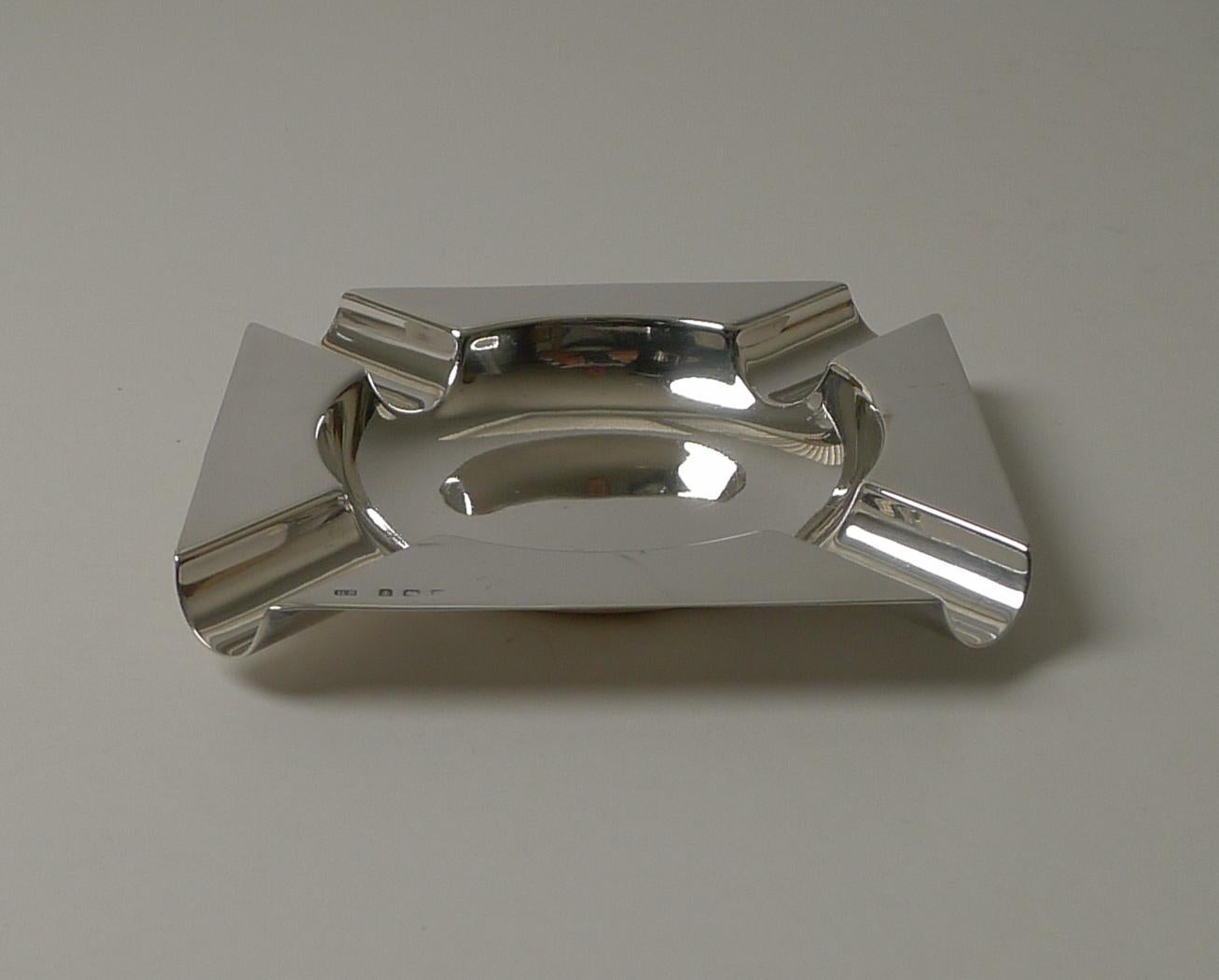 A lovely quality vintage solid silver ashtray, a good solid piece with a good weight @ 95.5 Grams / 3.07 Troy Ounces.

Fully hallmarked for Birmingham 1928, nearly 100 years old; the maker mark is also present for Spencer and Co. 

Excellent
