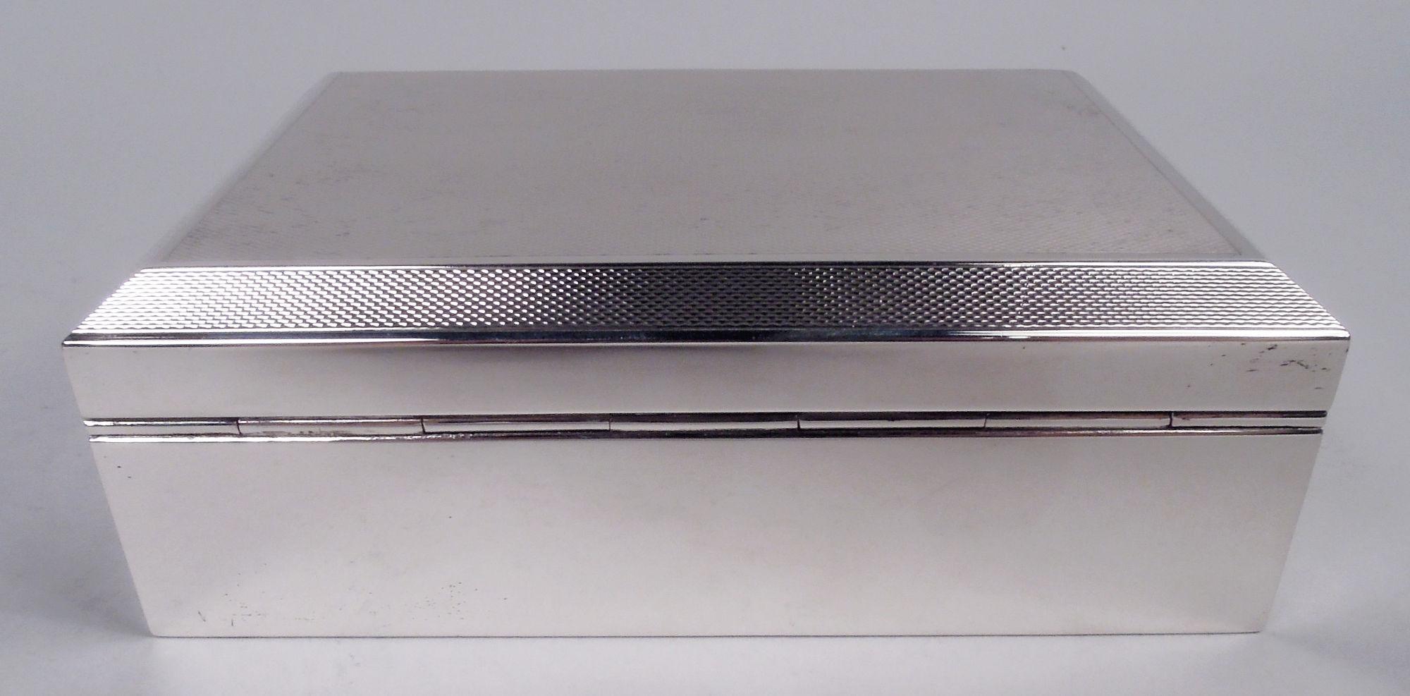 Caja inglesa Art Déco de plata de ley 1957 Británico en venta