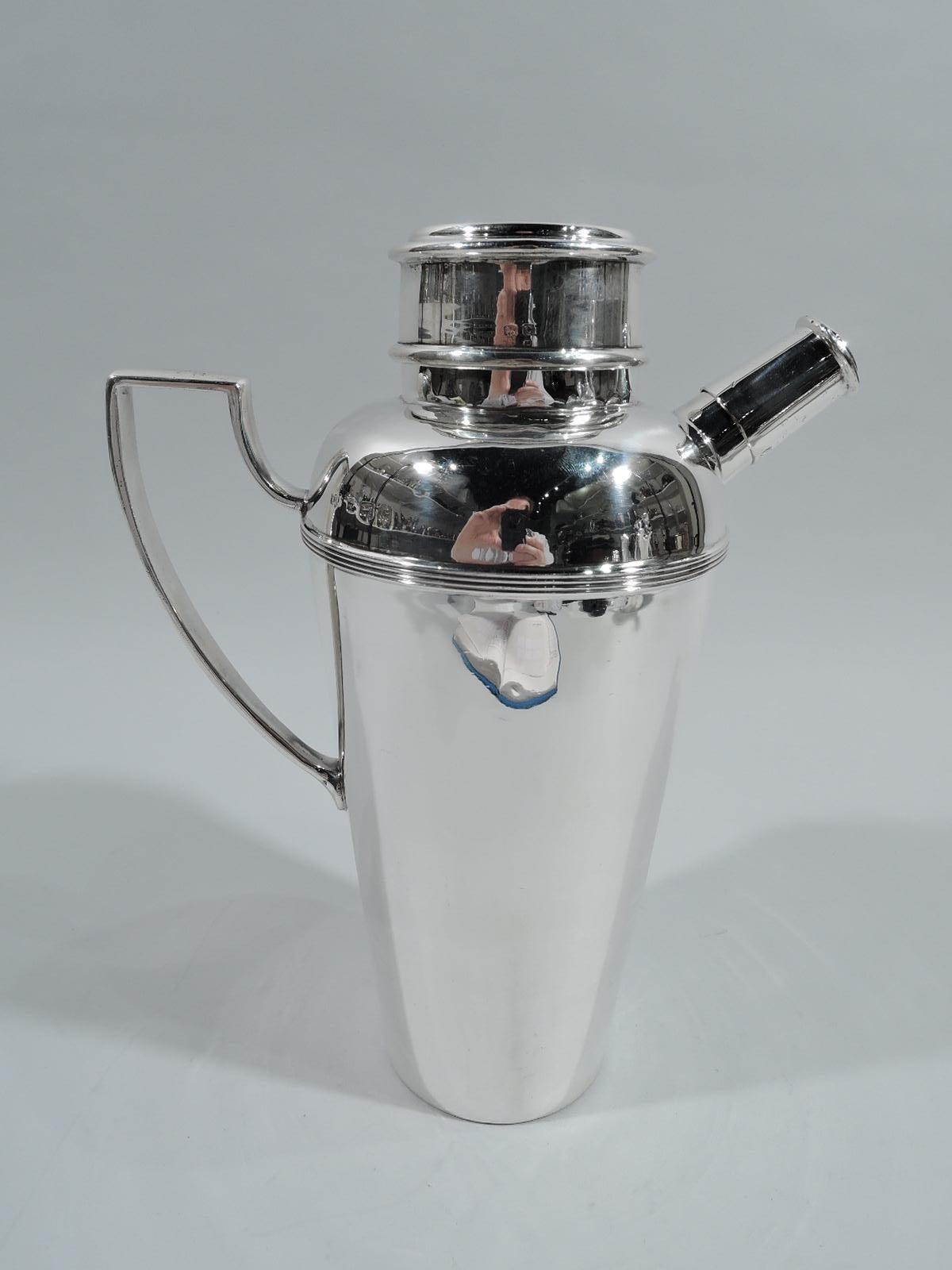 English Art Deco Sterling Silver Cocktail Shaker by Mappin & Webb In Excellent Condition In New York, NY