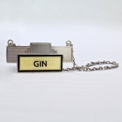 Carafe à gin ou étiquette à liqueur en argent sterling et émail de style Art Déco Anglais