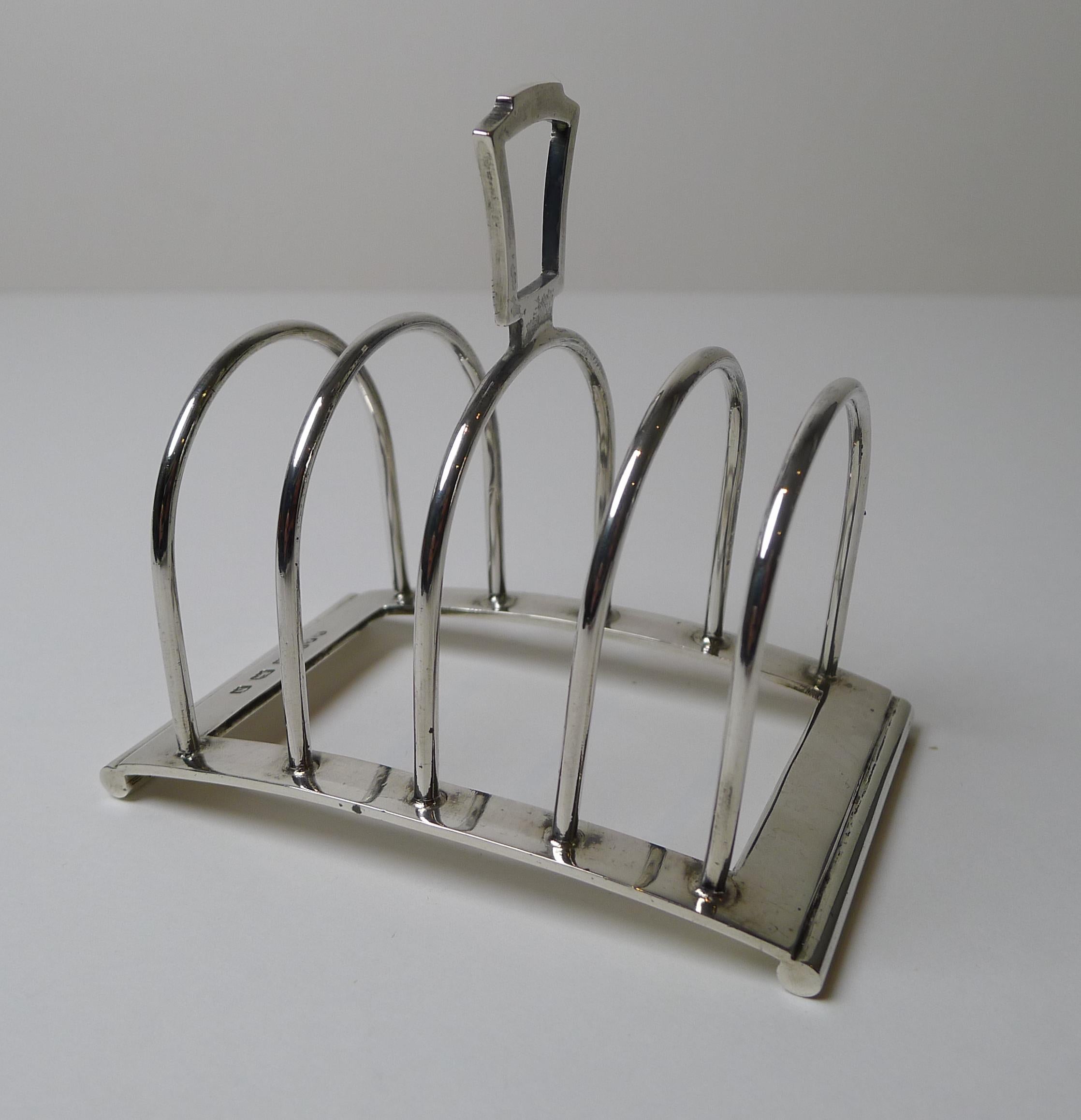 English Art Deco Sterling Silver Toast Rack by Hukin & Heath For Sale 3