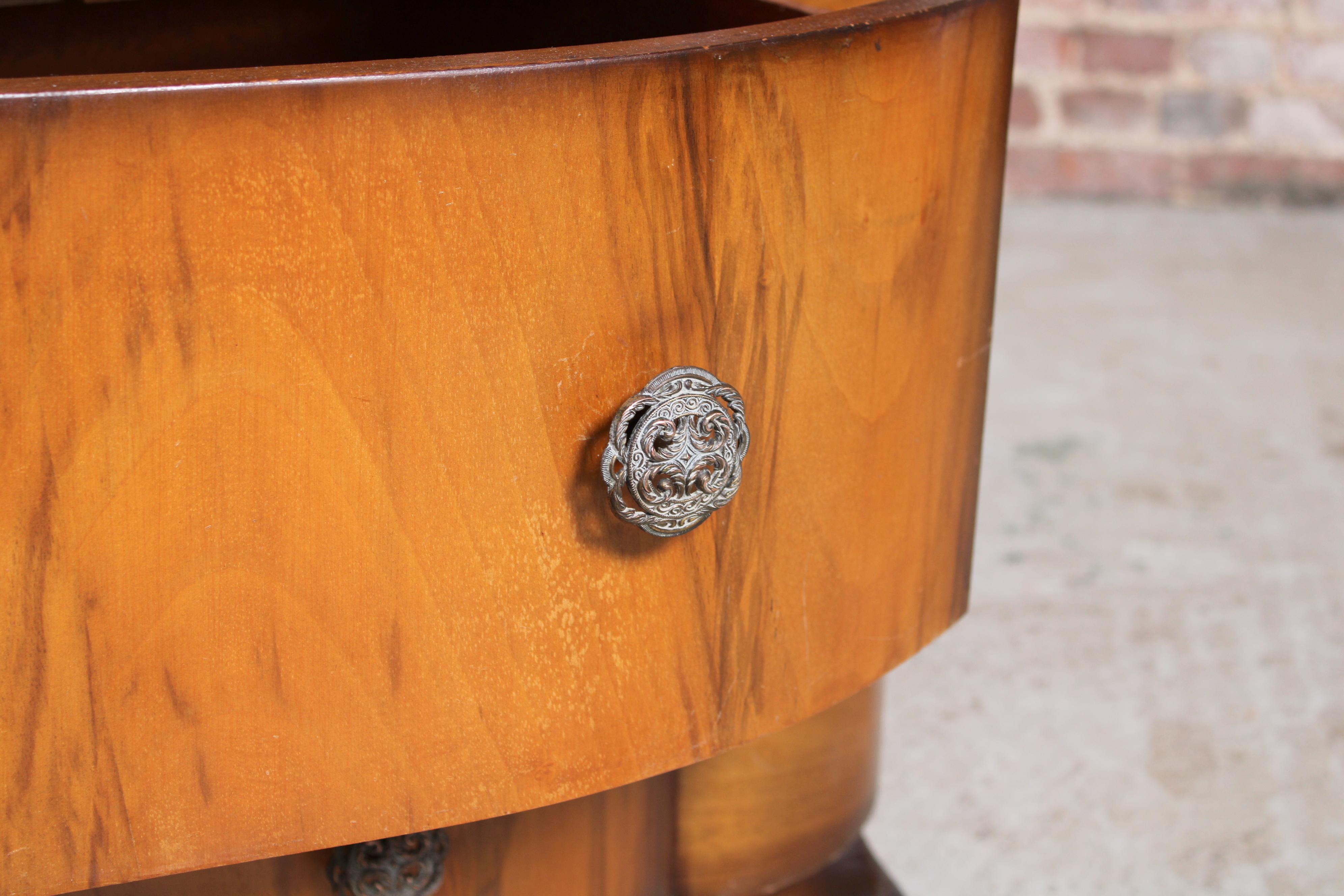 English Art Deco Style Walnut Dresser with a Bevelled Mirror, c. 1950s 1