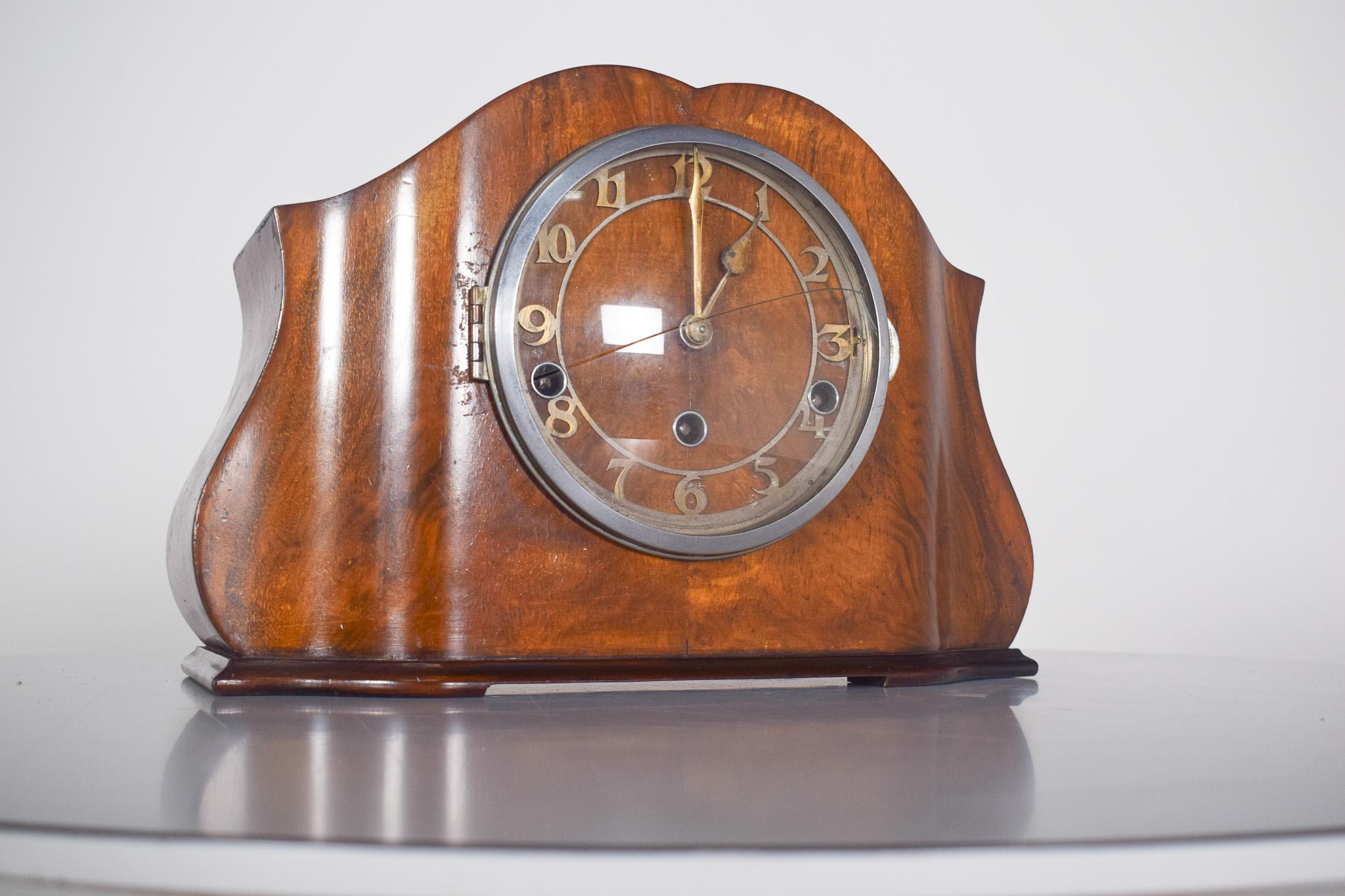 English Art Deco Table Clock For Sale 1