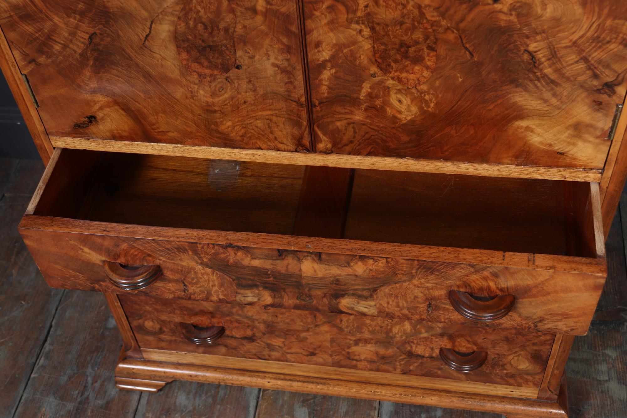 Meuble de rangement Art Déco en noyer en vente 2