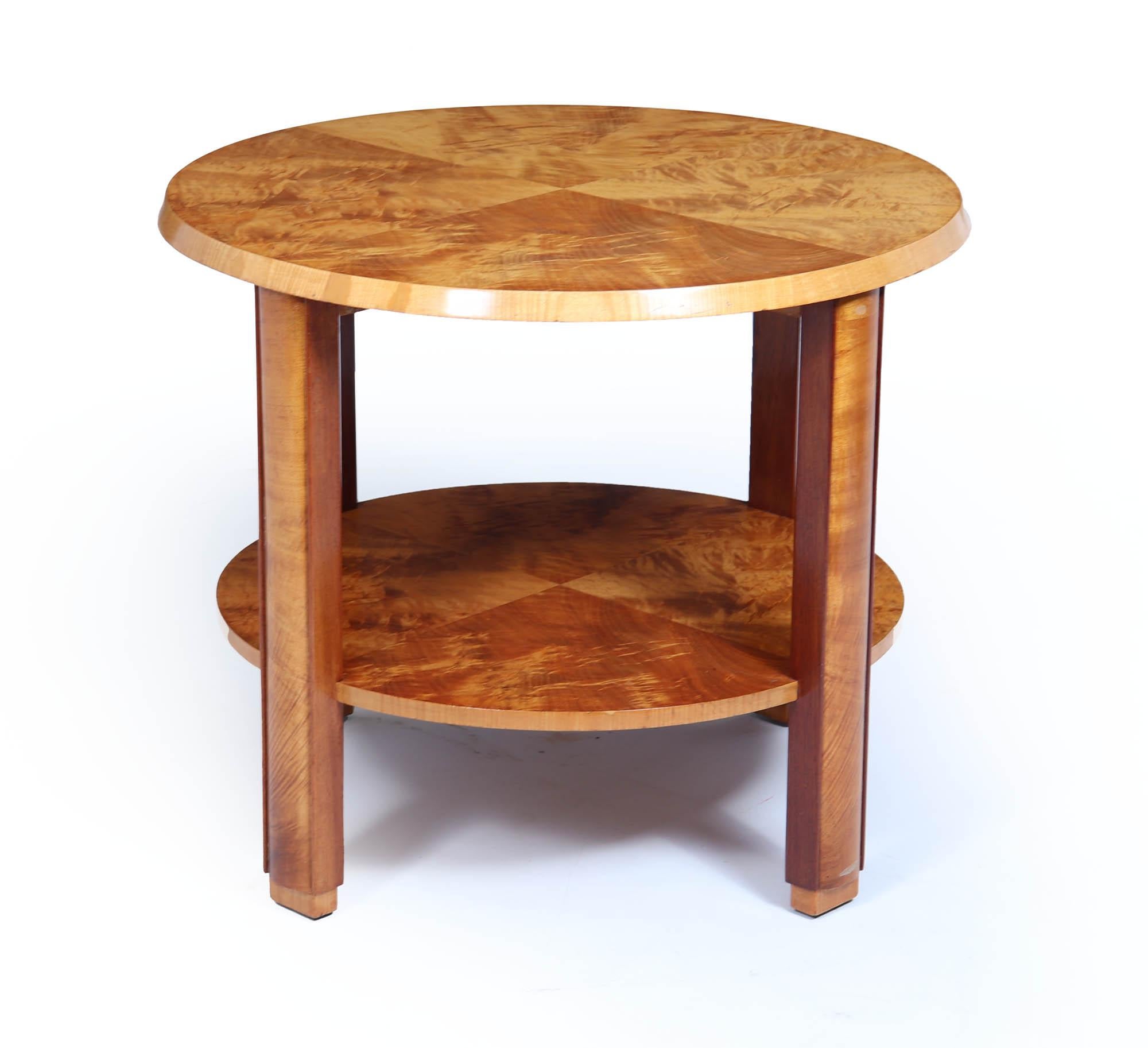 English Art Deco two tier Coffee Table in Maple In Excellent Condition In Paddock Wood Tonbridge, GB
