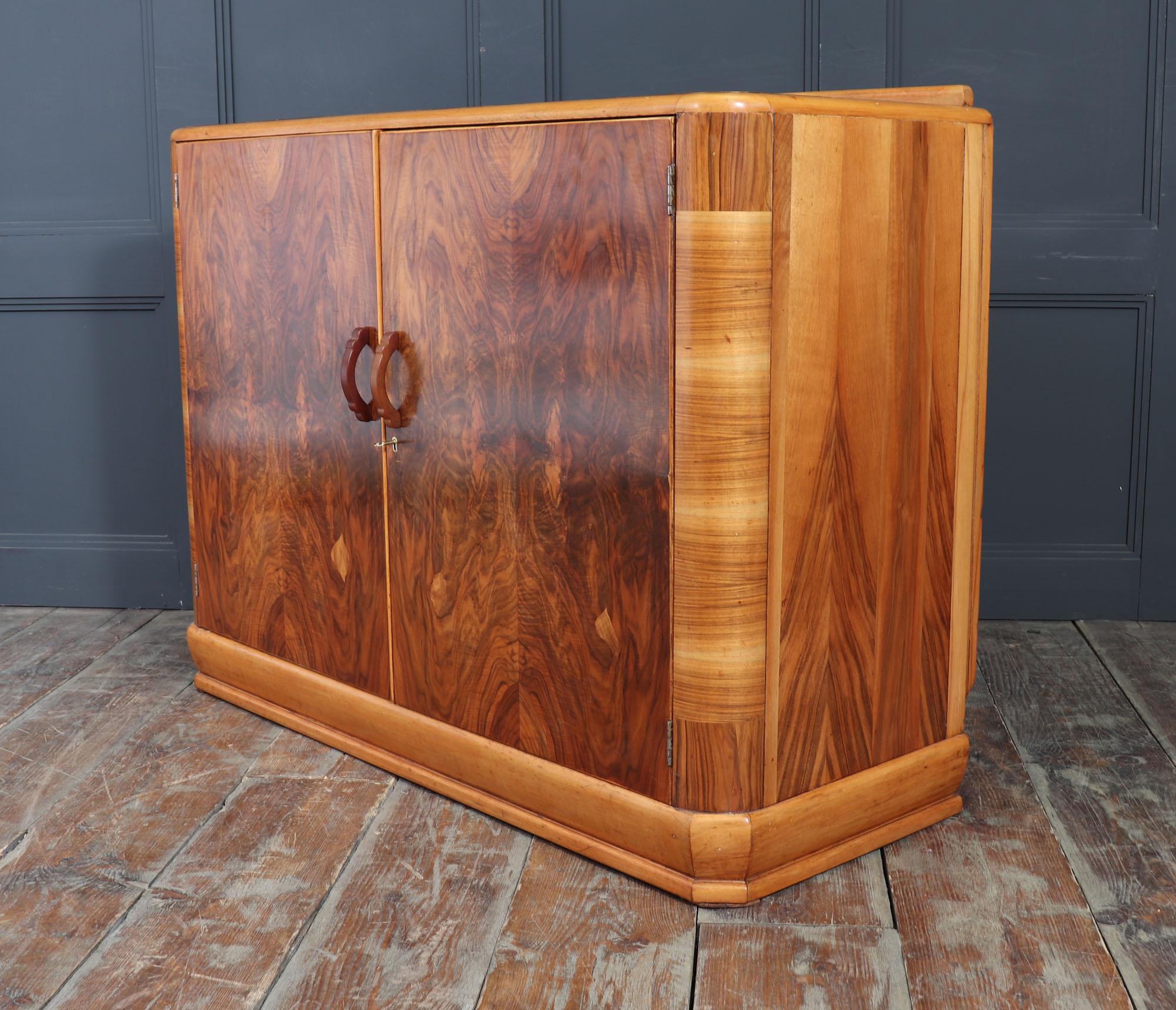English Art Deco Walnut Sideboard , c.1930s im Angebot 5