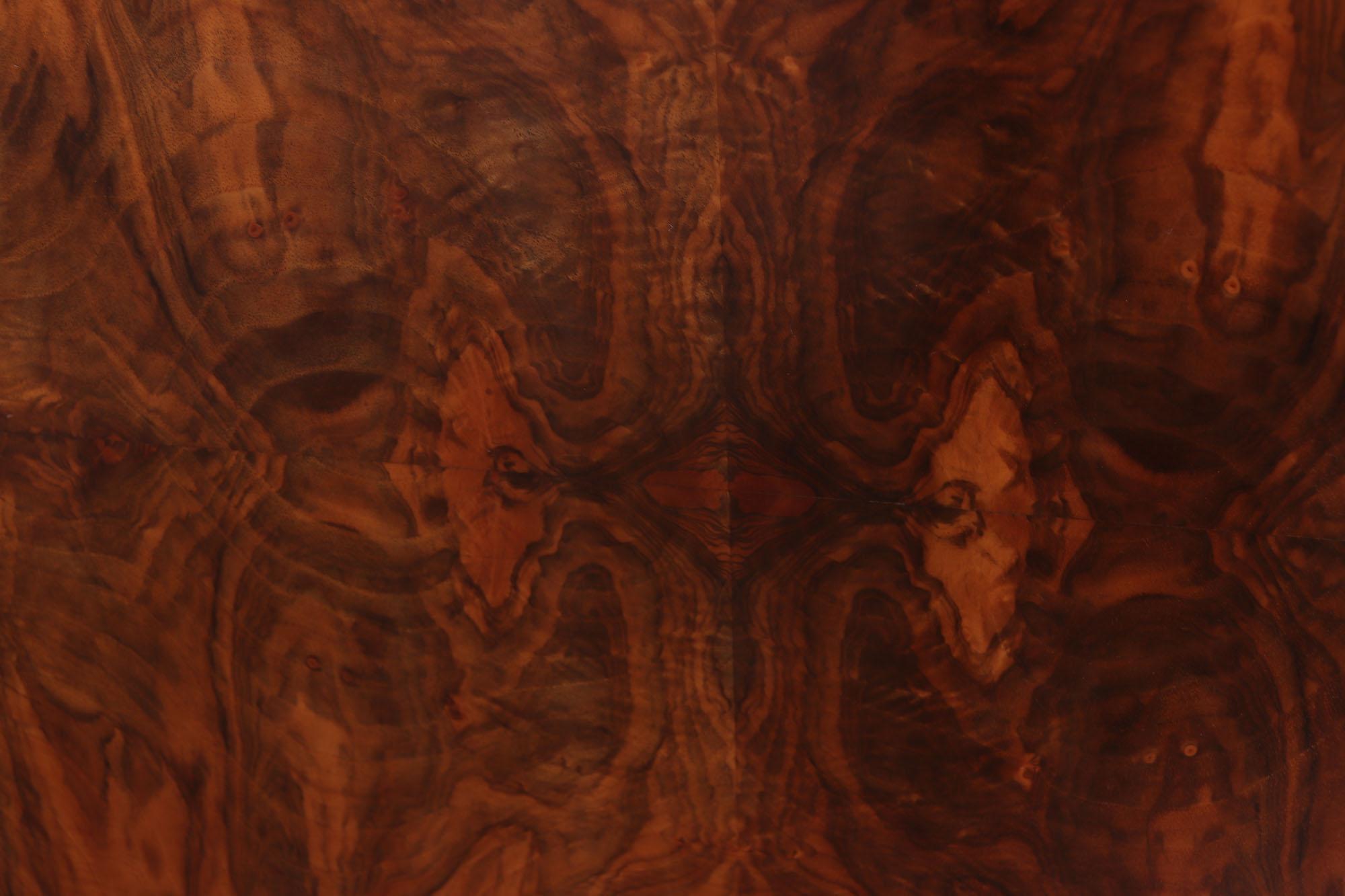English Art Deco Walnut Sideboard , c.1930s im Angebot 6