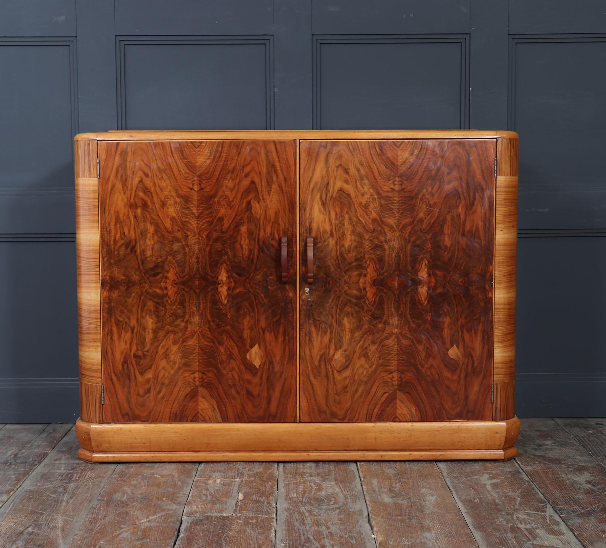 English Art Deco Walnut Sideboard , c.1930s (Britisch) im Angebot