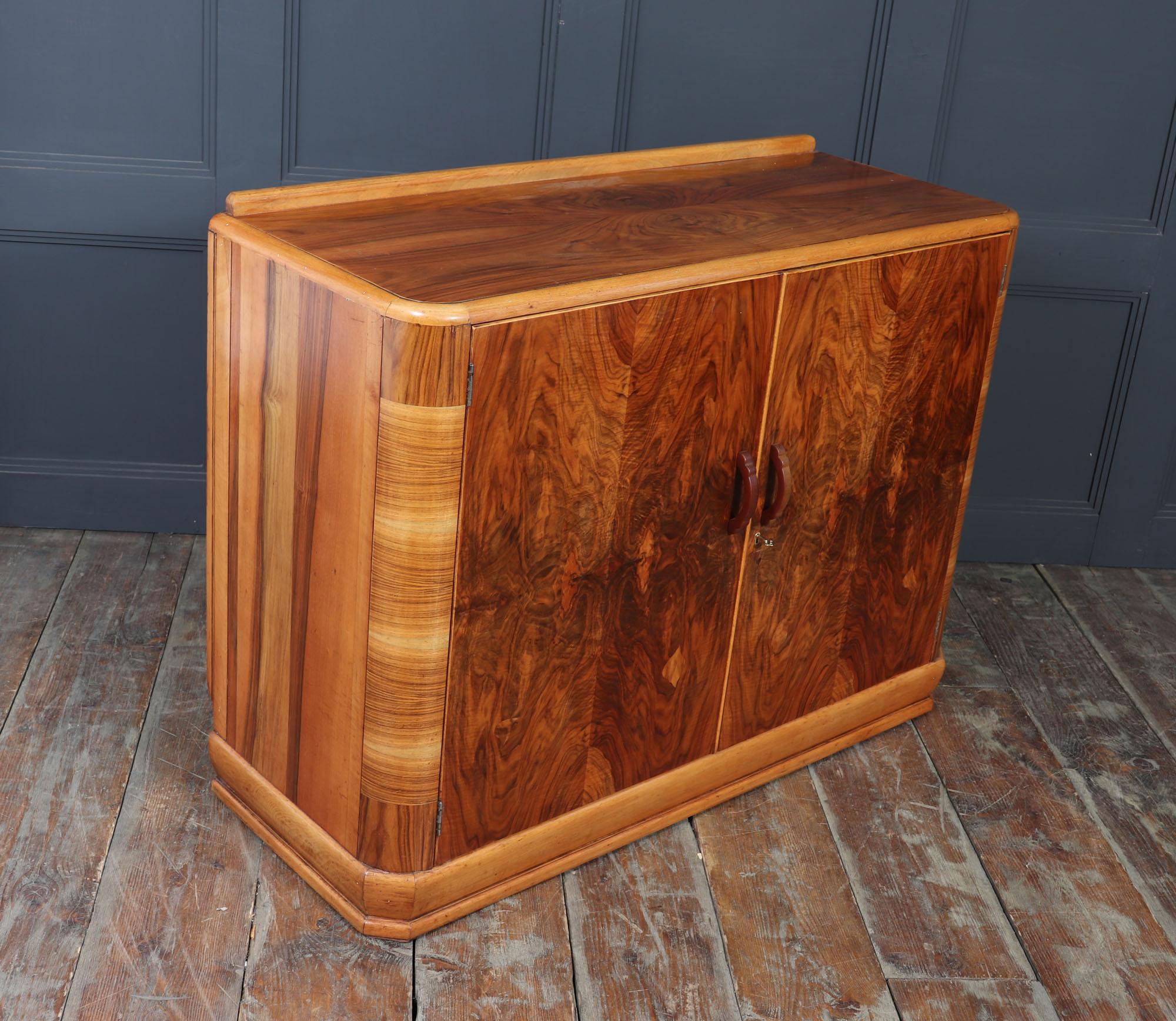 English Art Deco Walnut Sideboard , c.1930s im Angebot 2