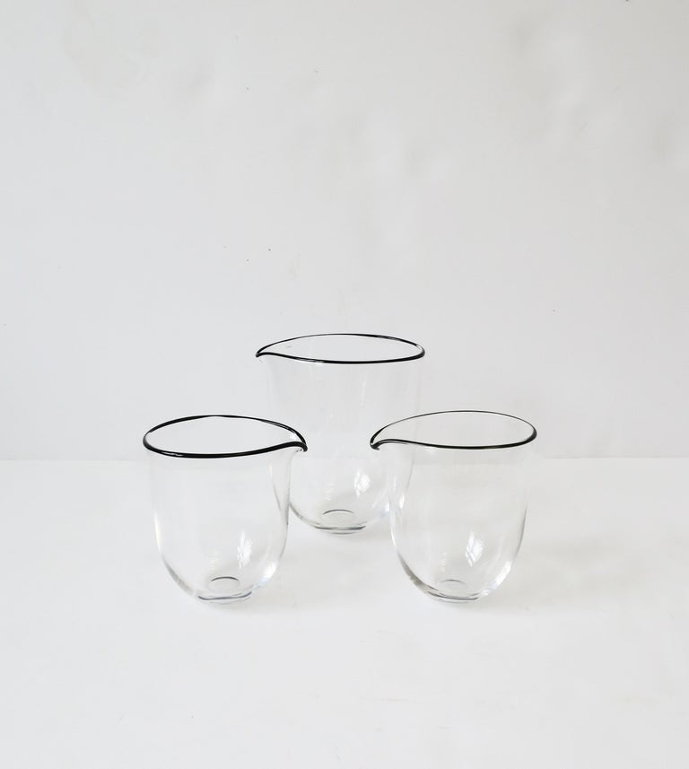 English Art Glass Cocktail Beaker Pitcher Vessel Barware Set, ca. 1990s In Good Condition For Sale In New York, NY