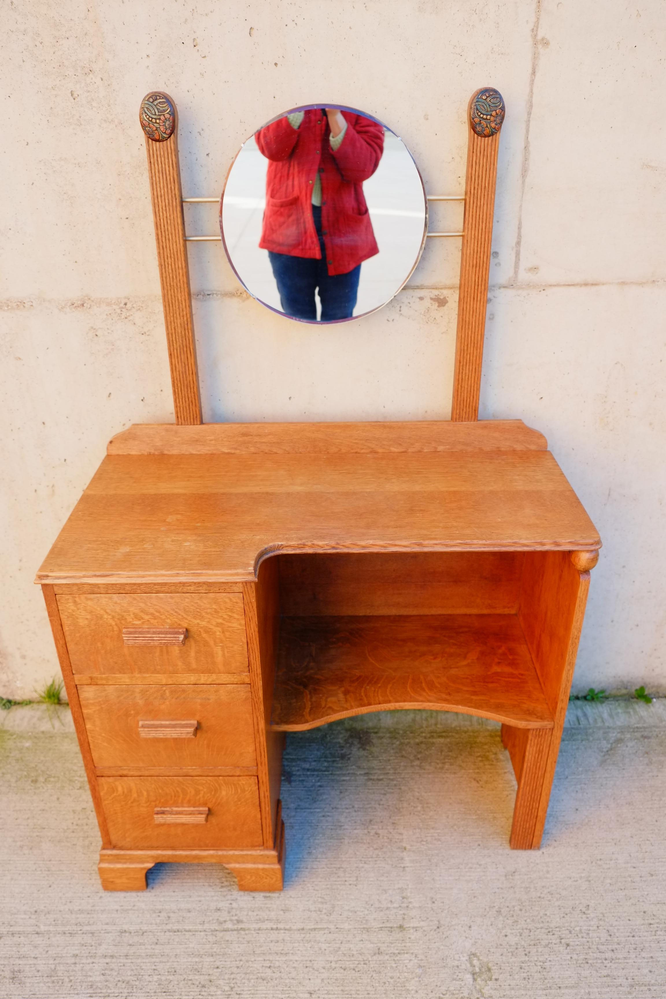 English Art Nouveau 1920s Solid Oak Dressing Table with Mirror  For Sale 3
