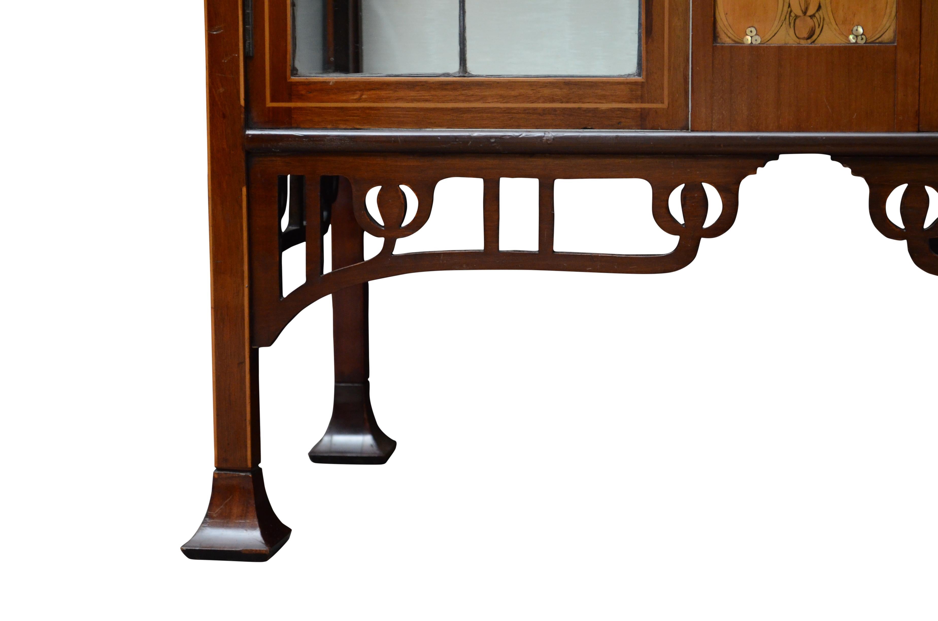 Table console / meuble de rangement Art Nouveau anglais avec miroir en acajou en vente 10