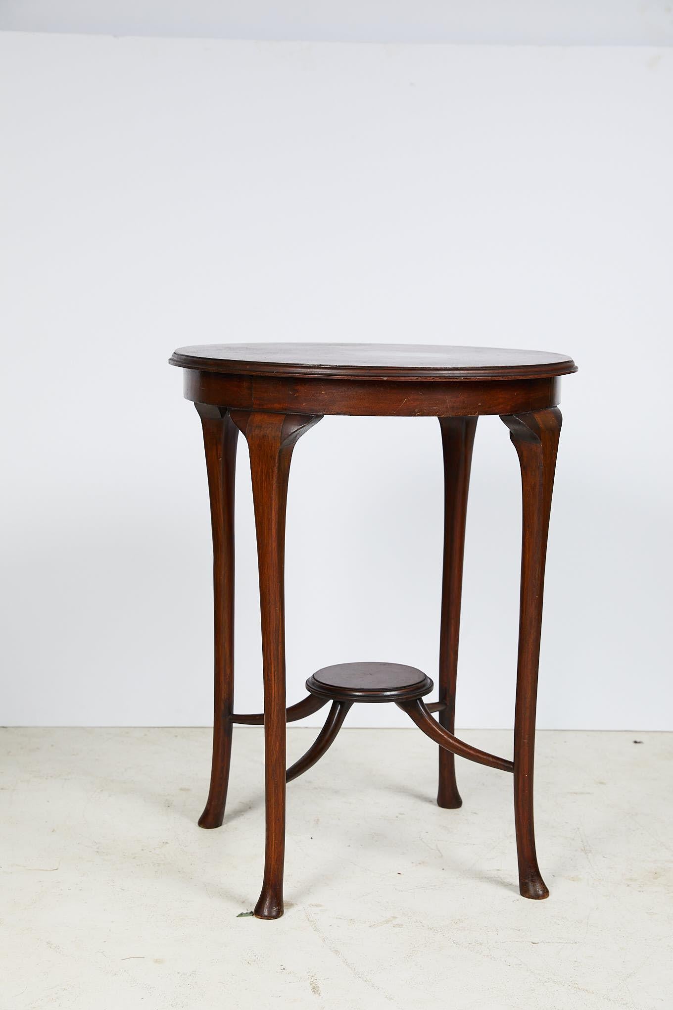 English Art Nouveau Round Tea Table of Mahogany 11