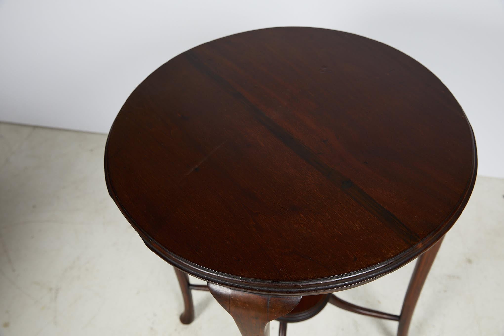 English Art Nouveau Round Tea Table of Mahogany 13