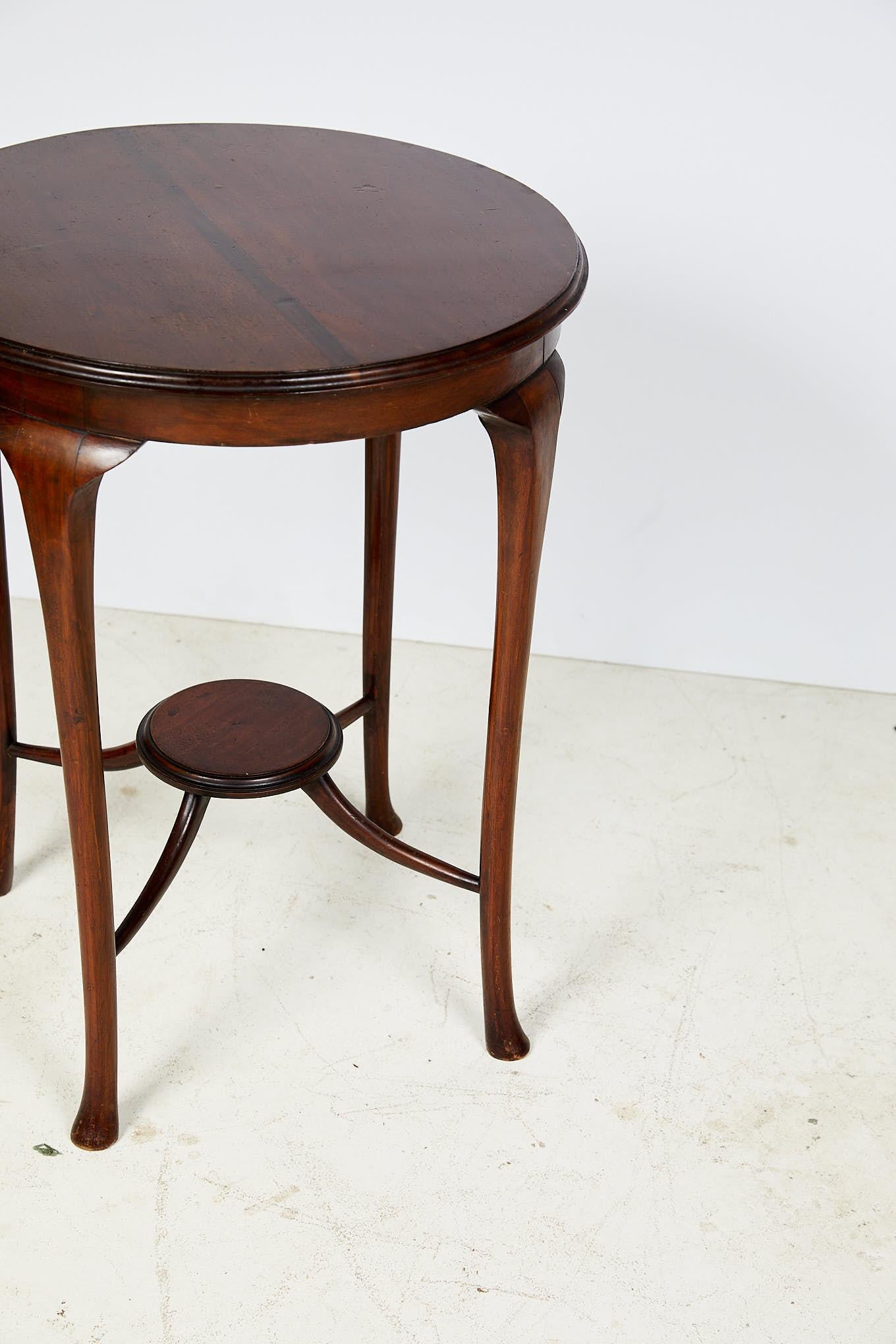 20th Century English Art Nouveau Round Tea Table of Mahogany