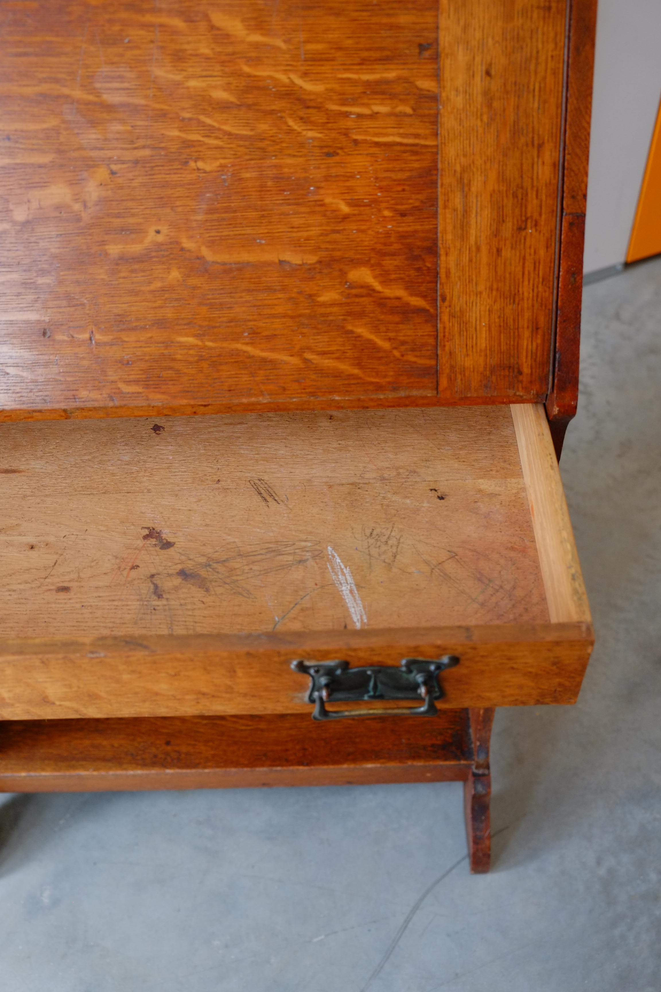 English Art Nouveau Solid Oak Writing Table Bureaux For Sale 4