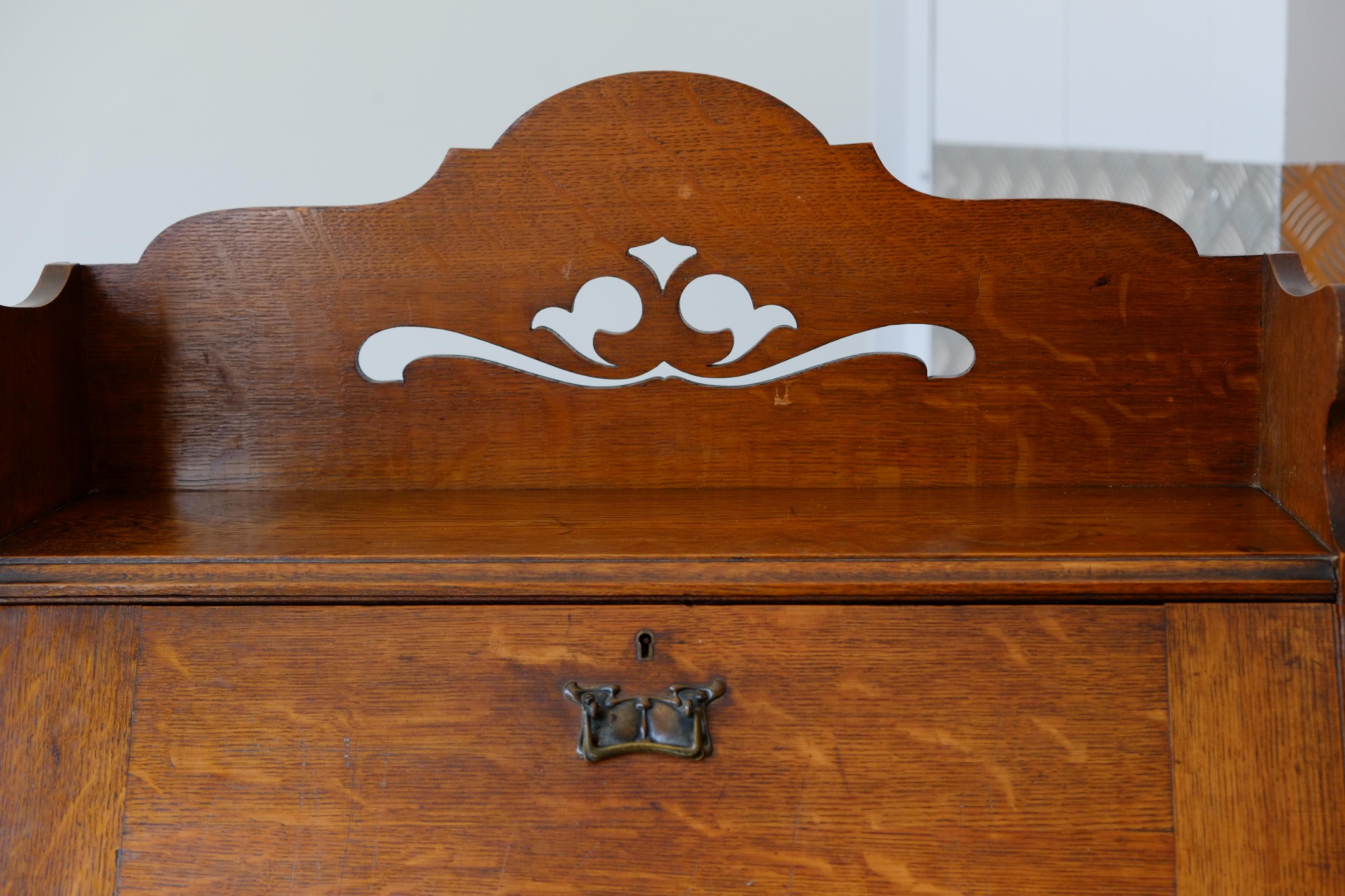 English Art Nouveau Solid Oak Writing Table Bureaux In Good Condition For Sale In Leicester, GB