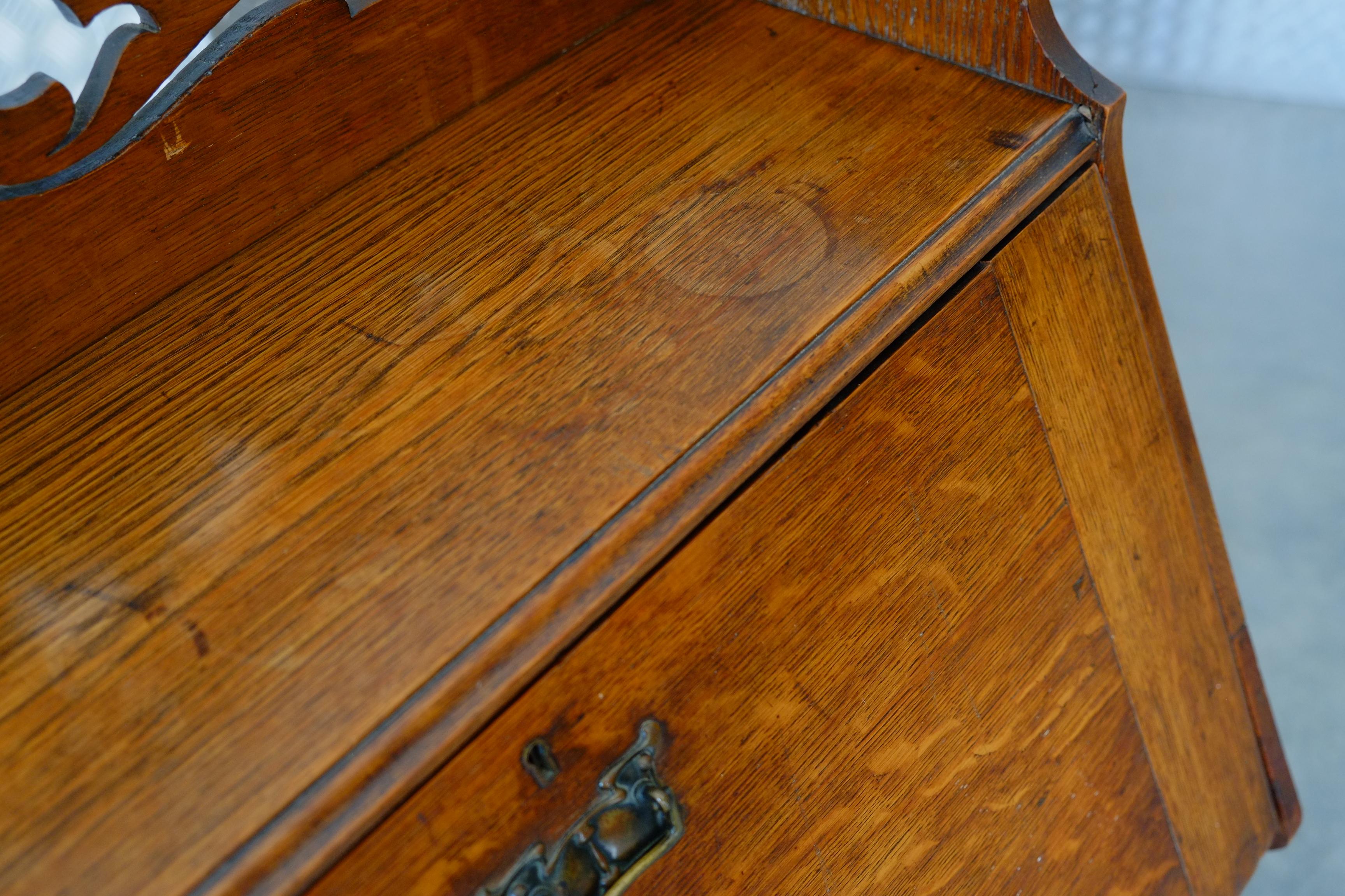 English Art Nouveau Solid Oak Writing Table Bureaux For Sale 3