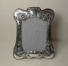 English Art Nouveau Sterling Silver Photograph / Picture Frame