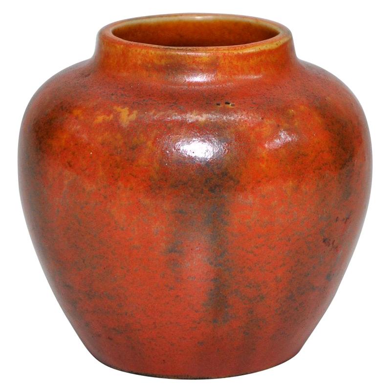 Poterie d'art anglaise vase orange céramique de style chinois en vente