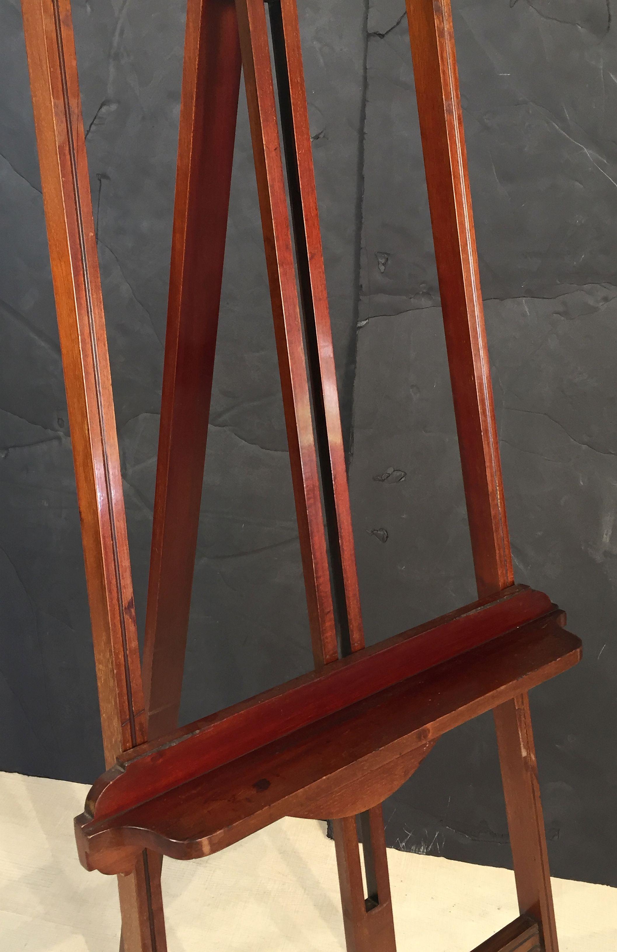 English Artist's Gallery Display or Studio Easel of Turned Mahogany For Sale 6