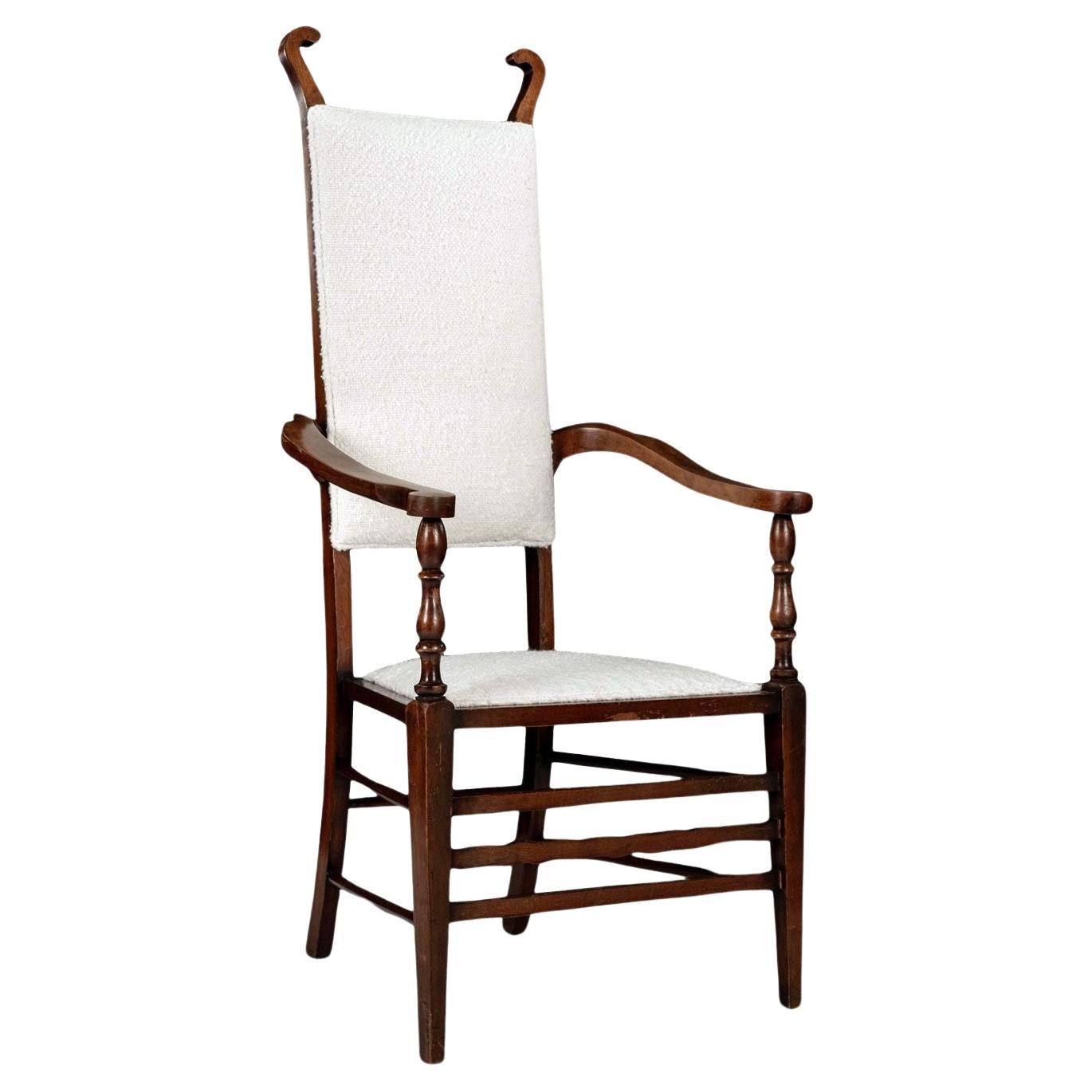Englischer Arts and Craft Sessel aus braunem Nussbaumholz, zugeschrieben JS Henry