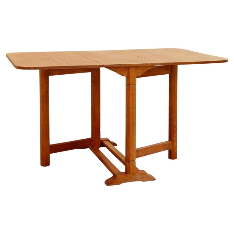 English Arts and Crafts Cotswold School Gate Leg Oak Dining Table For