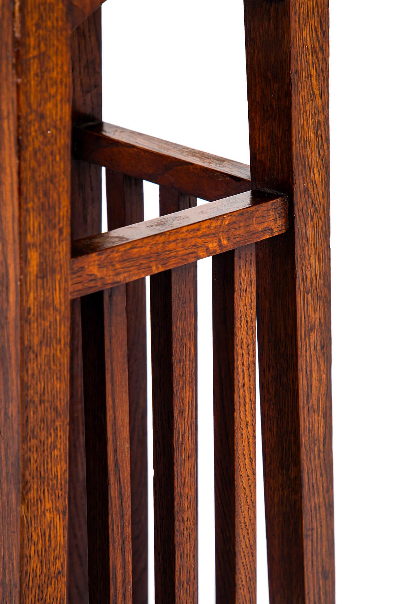 Englischer Arts and Craft Jardiniere Stand, Liberty and Co. London zugeschrieben im Angebot 1