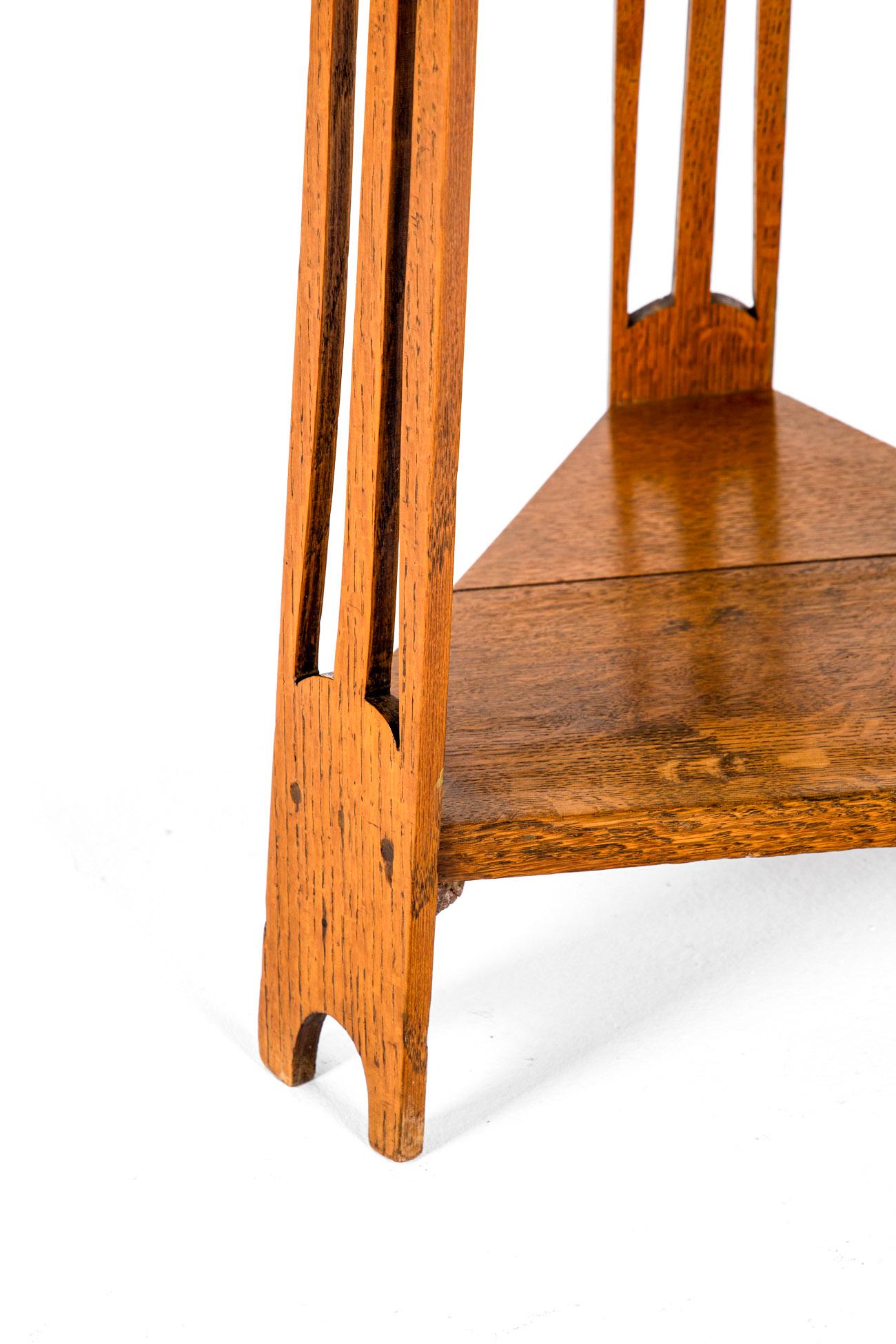 Table d'appoint Arts and Crafts anglaise en vente 4