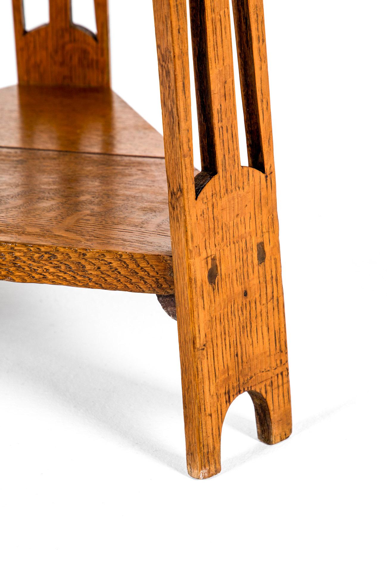 Table d'appoint Arts and Crafts anglaise en vente 2