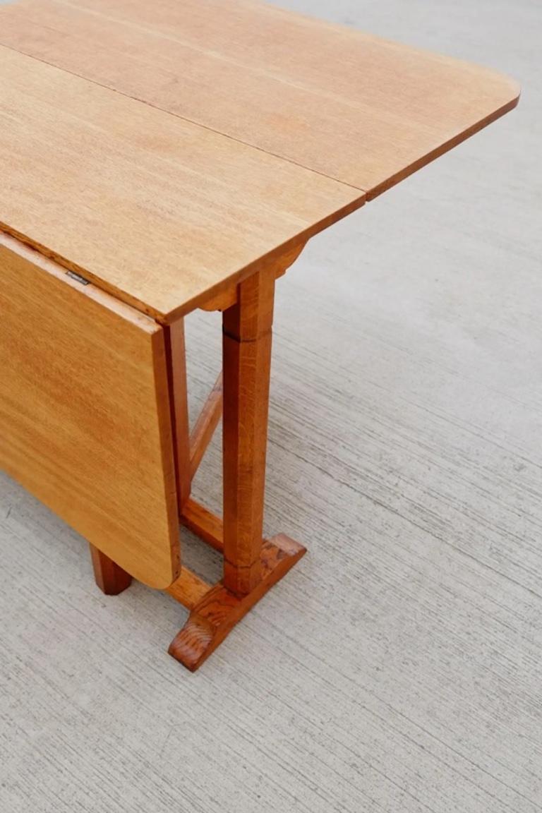 Table de salle à manger en chêne Cotswold School Gate Leg, de style Arts & Crafts anglais en vente 3