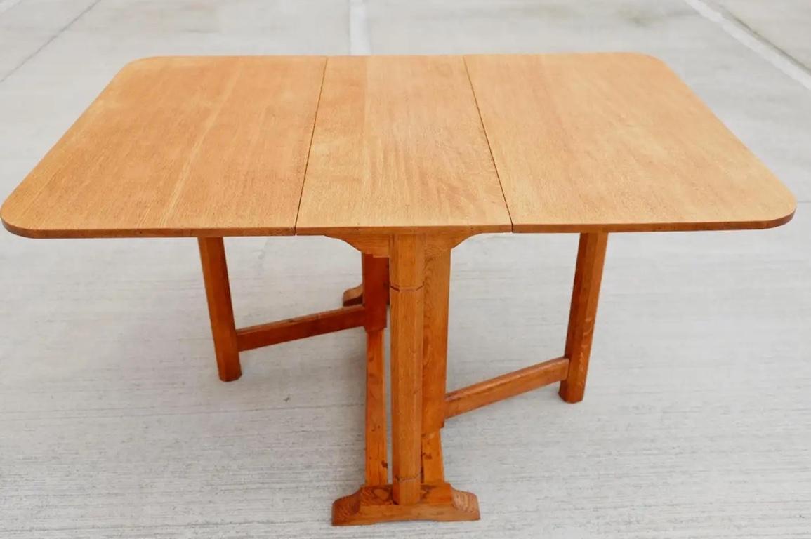 Table de salle à manger en chêne Cotswold School Gate Leg, de style Arts & Crafts anglais en vente 6