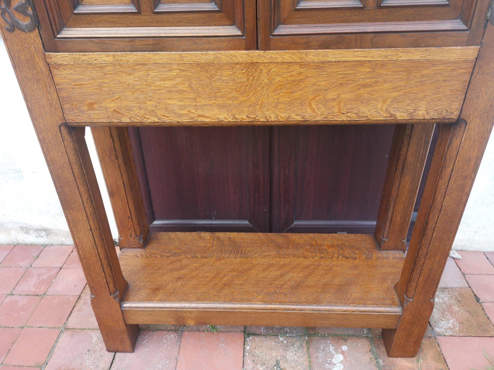 English Arts & Crafts, Craftsman-Made Court Cupboard with Blacksmith Handle For Sale 5