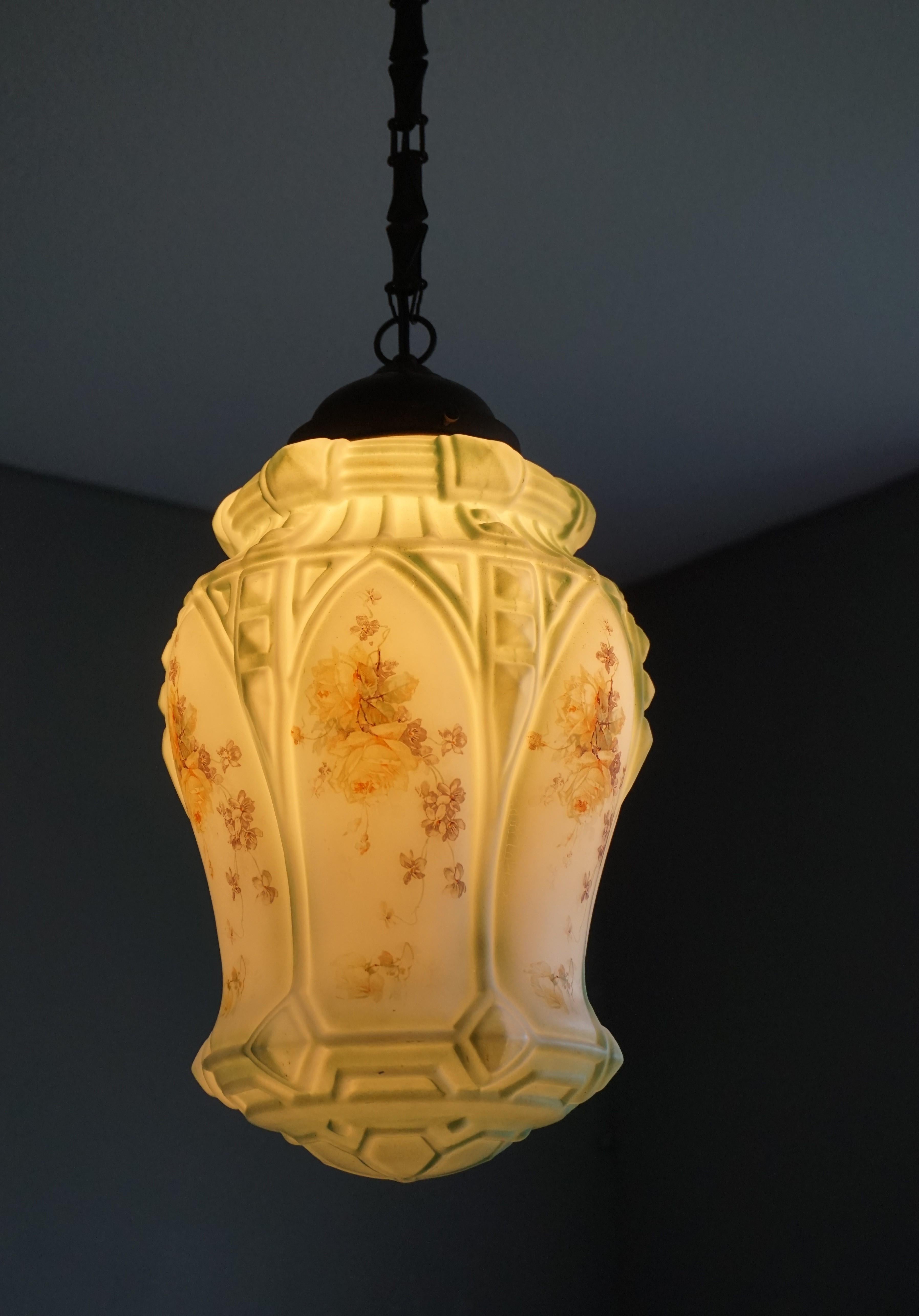English Arts & Crafts Flowers Decorated Opaline Glass Pendant / Light Fixture (Handgefertigt)