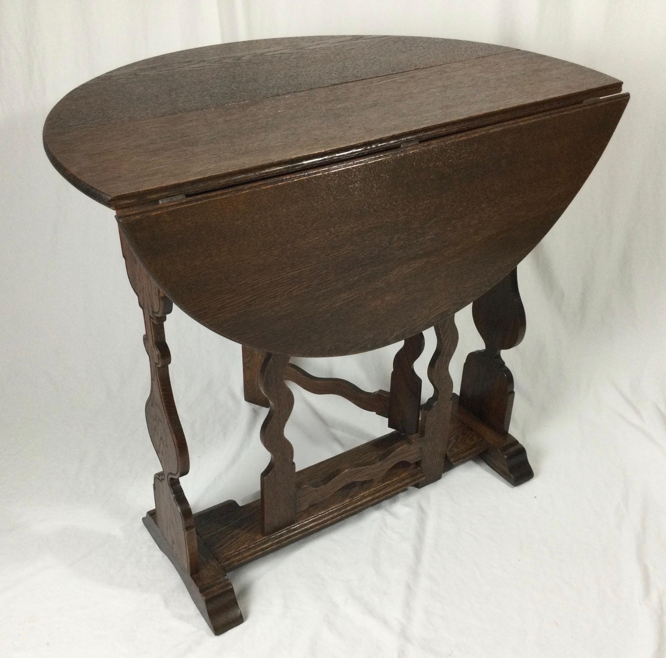 20th Century English Arts & Crafts Oak Narrow Small Tuck-a-Way Dropleaf Table