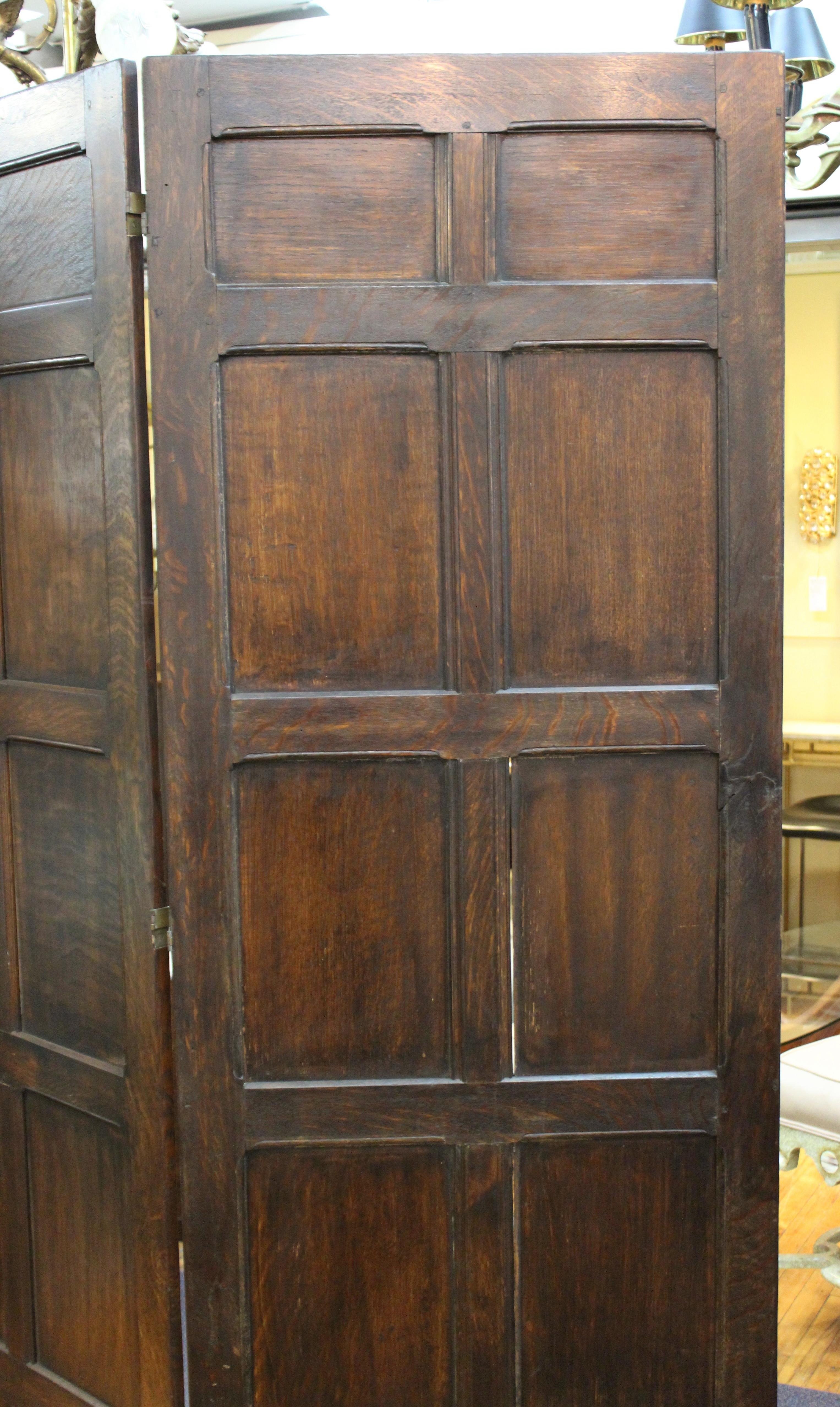 English Arts & Crafts Three-Panel Oak Screen with Beveled Panels In Good Condition In New York, NY
