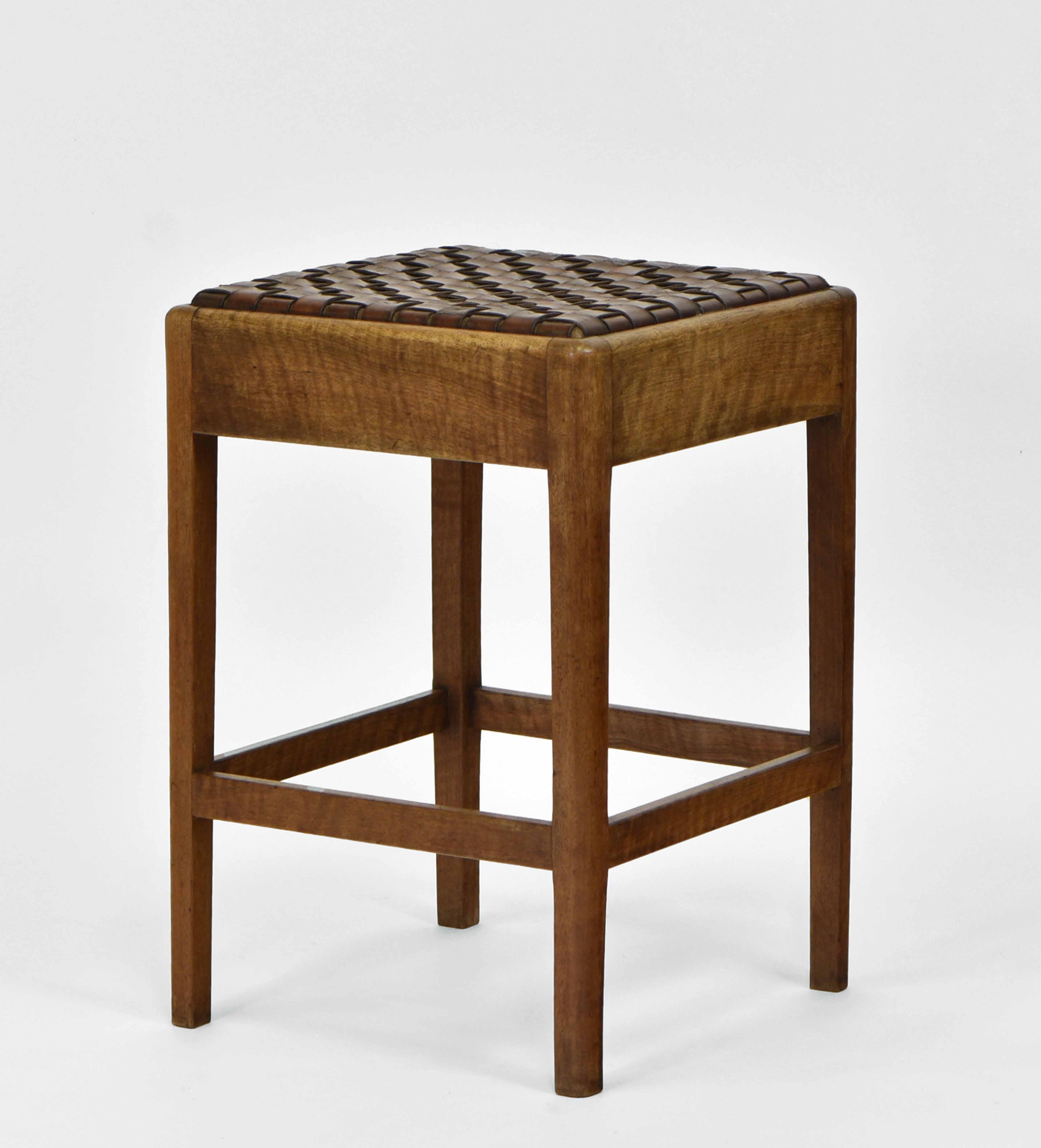 English Arts & Crafts Walnut and Leather Stool In Good Condition For Sale In Norwich, GB