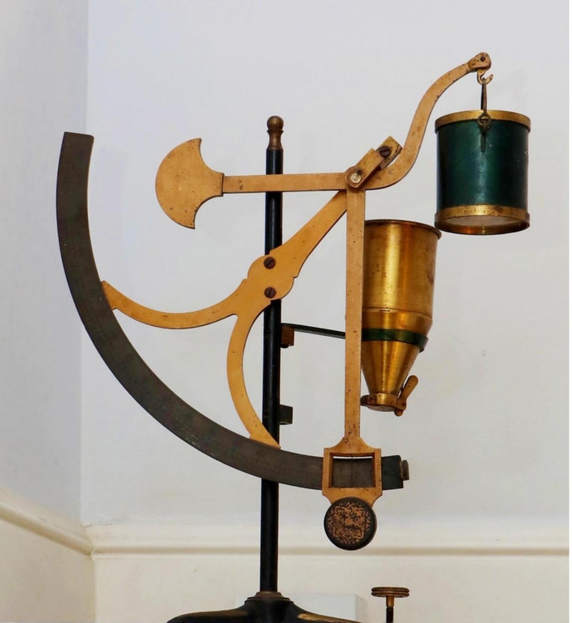 Anglais équilibre en bronze et fer, XIXe siècle en vente 1