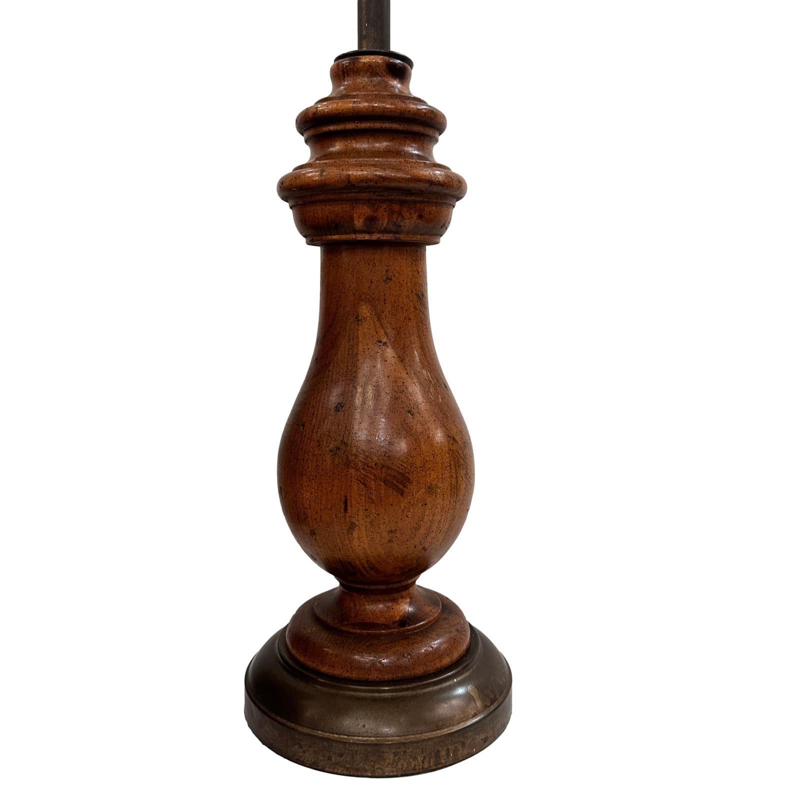 Balaustre Inglés Lámpara de Madera en venta 1
