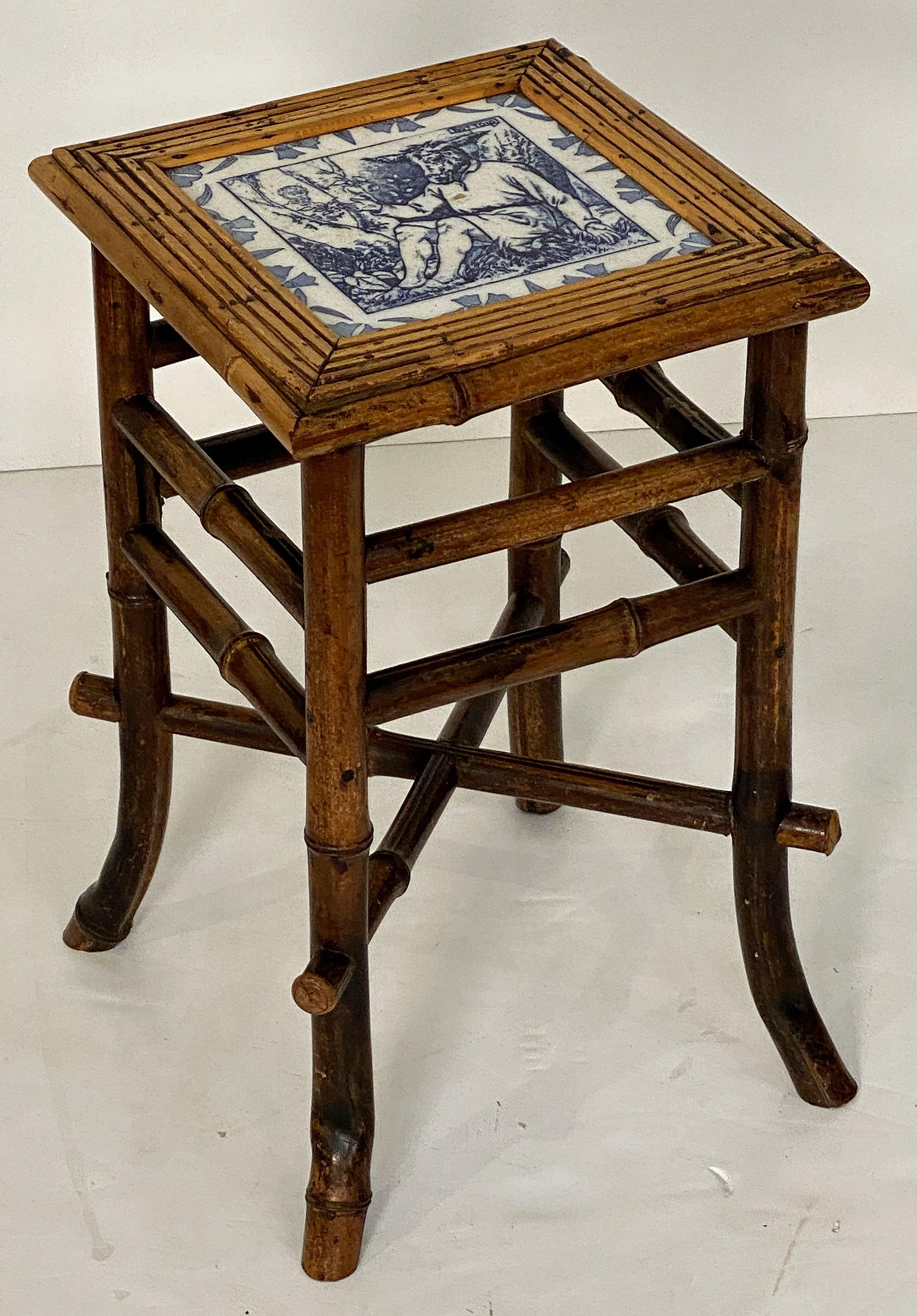 Table ou tabouret en bambou anglais avec assise en carreaux de l'époque du mouvement esthétique en vente 5