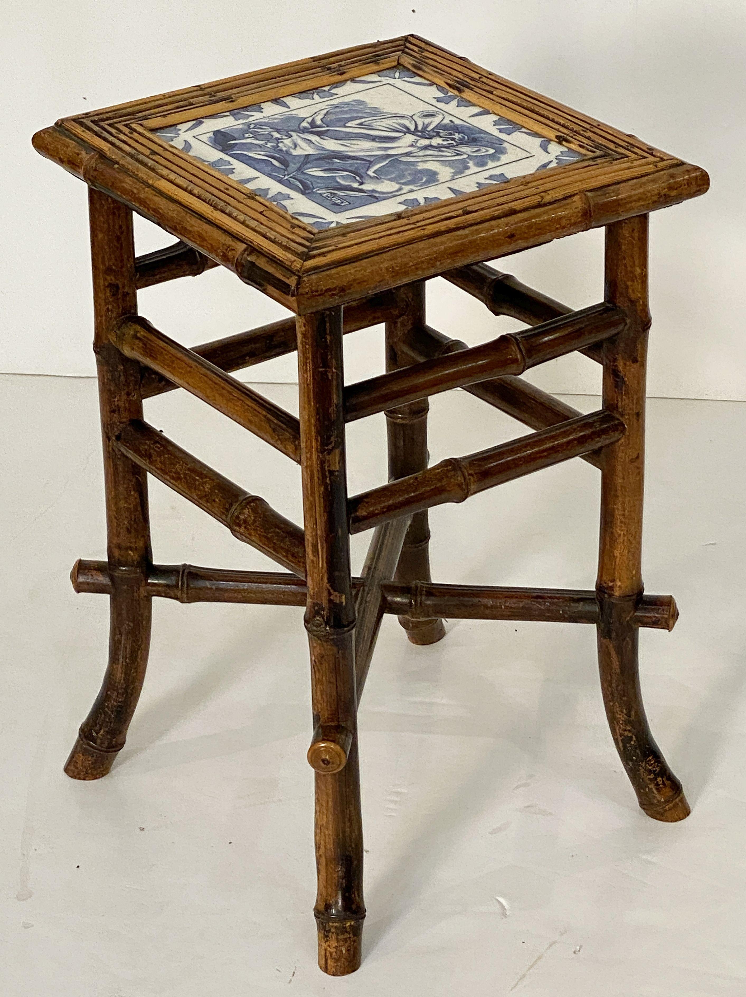Table ou tabouret en bambou anglais avec assise en carreaux de l'époque du mouvement esthétique en vente 1