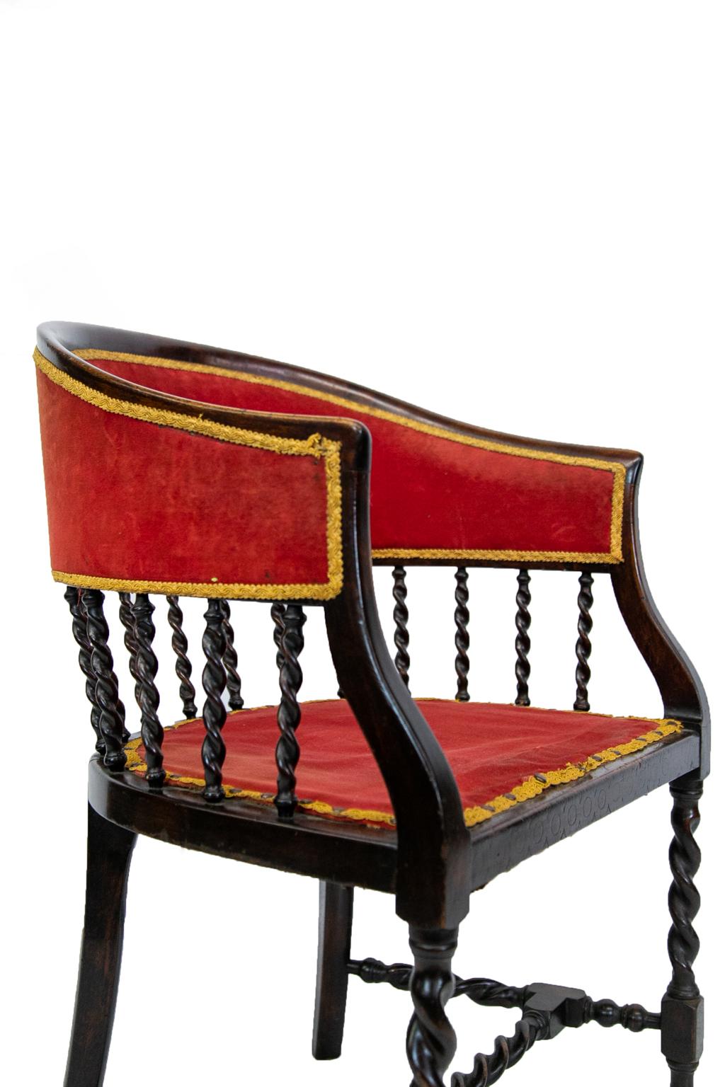 Englischer Barley Twist-Sessel mit Fassrückenlehne (Spätes 19. Jahrhundert) im Angebot