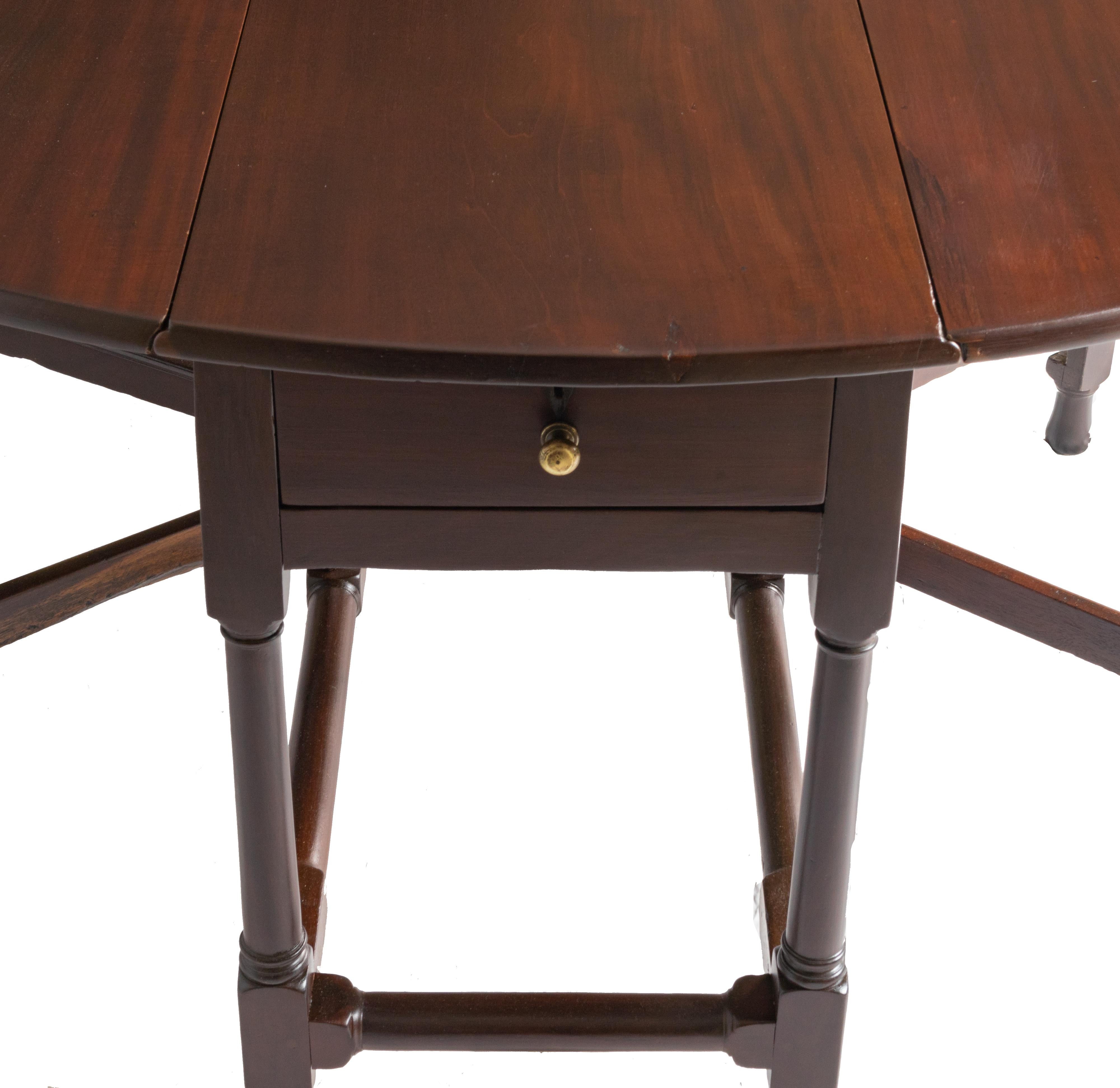XIXe siècle Table à rabat baroque anglaise en bois de laurier, 19ème siècle en vente