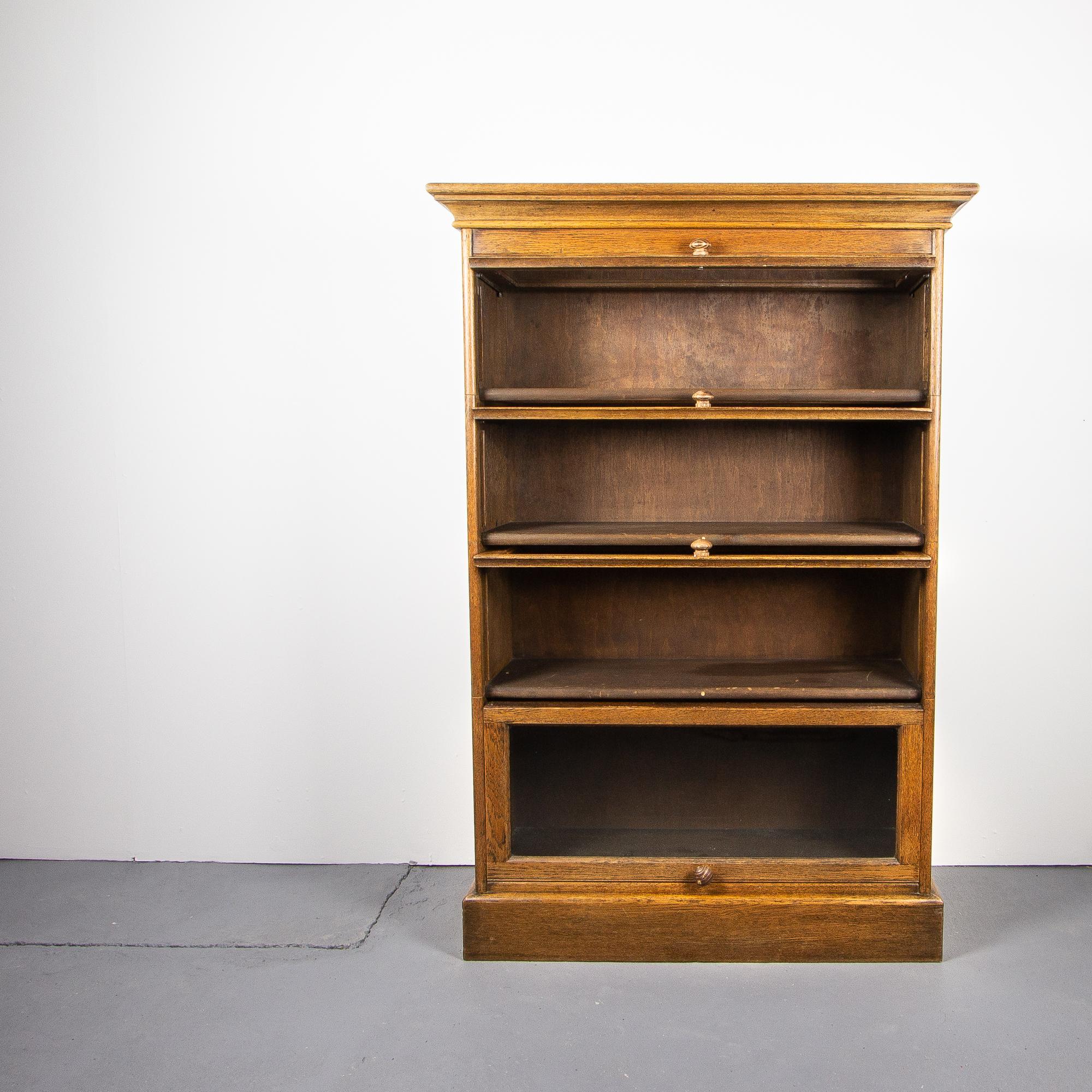 Arts and Crafts English Barrister Bookcase in Solid Oak, circa 1930s