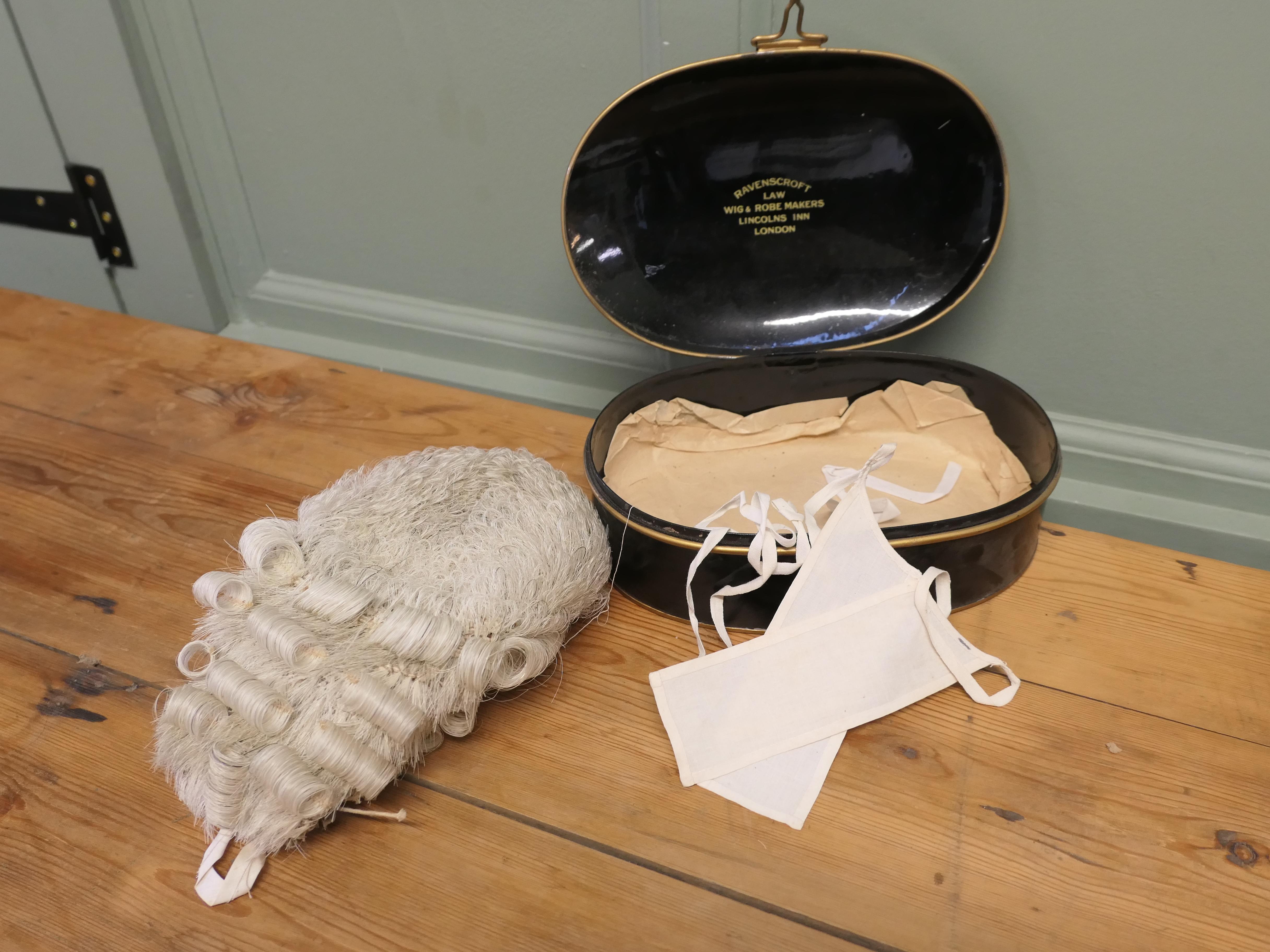 Stagno Parrucca da barrister inglese in scatola originale di Ravenscroft Law in vendita
