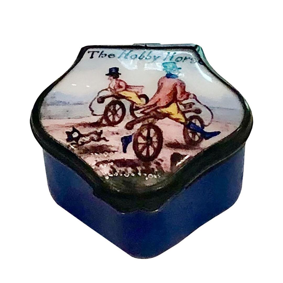 English Battersea Box Depicting Gentlemen on Hobbyhorses In Good Condition For Sale In Tampa, FL