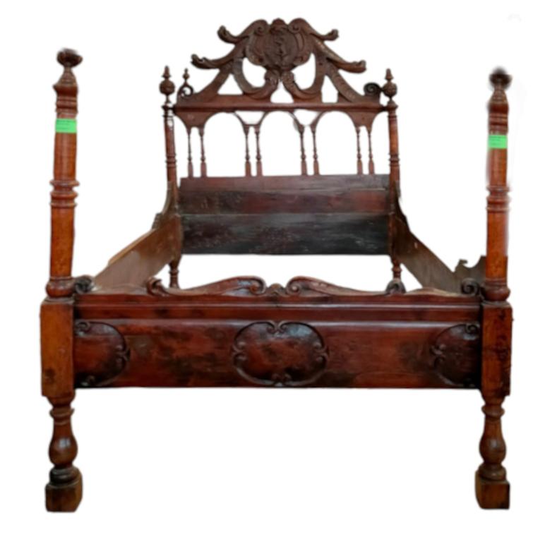 Bed carved and with turnings, 1800s.
Made of poplar wood
Origin: Italy
Highest part of the head of the bed: H. 168
Base length 130 x 194

Cod.1396
